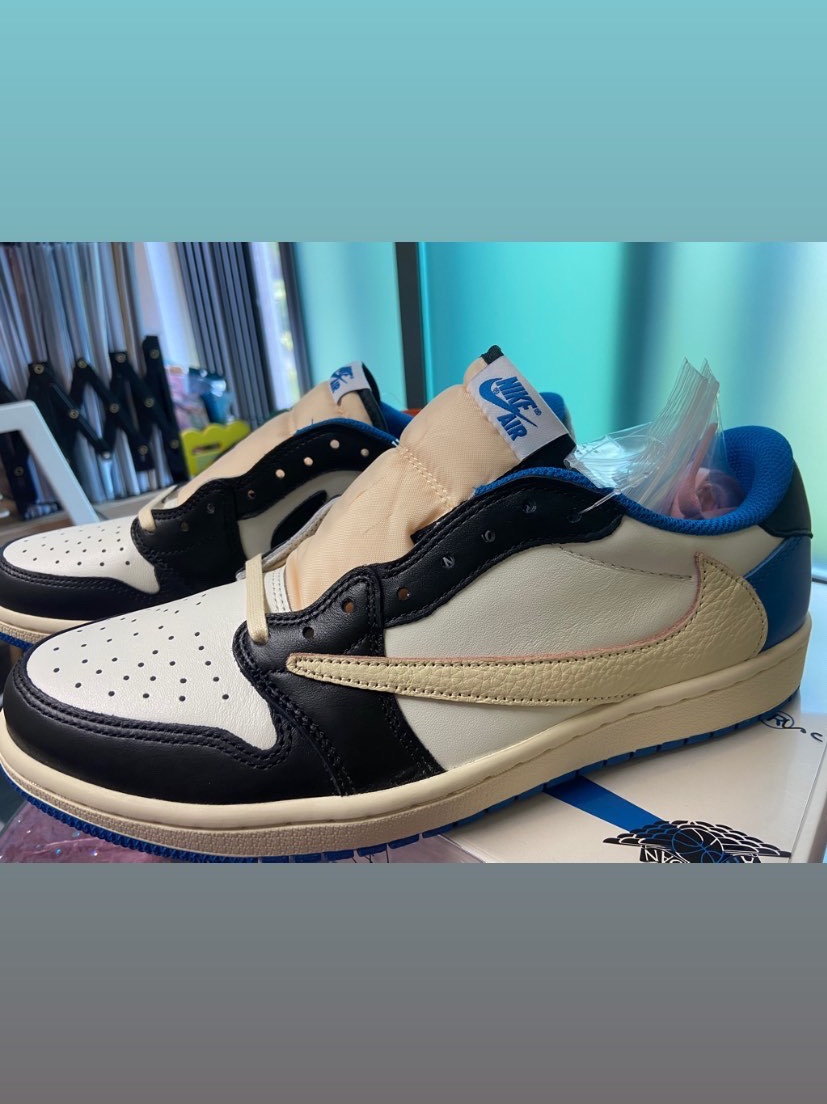 Jordan 1 x Travis Scott x Fragment Retro Low OG SP Military Blue 착용 스타일 - 4