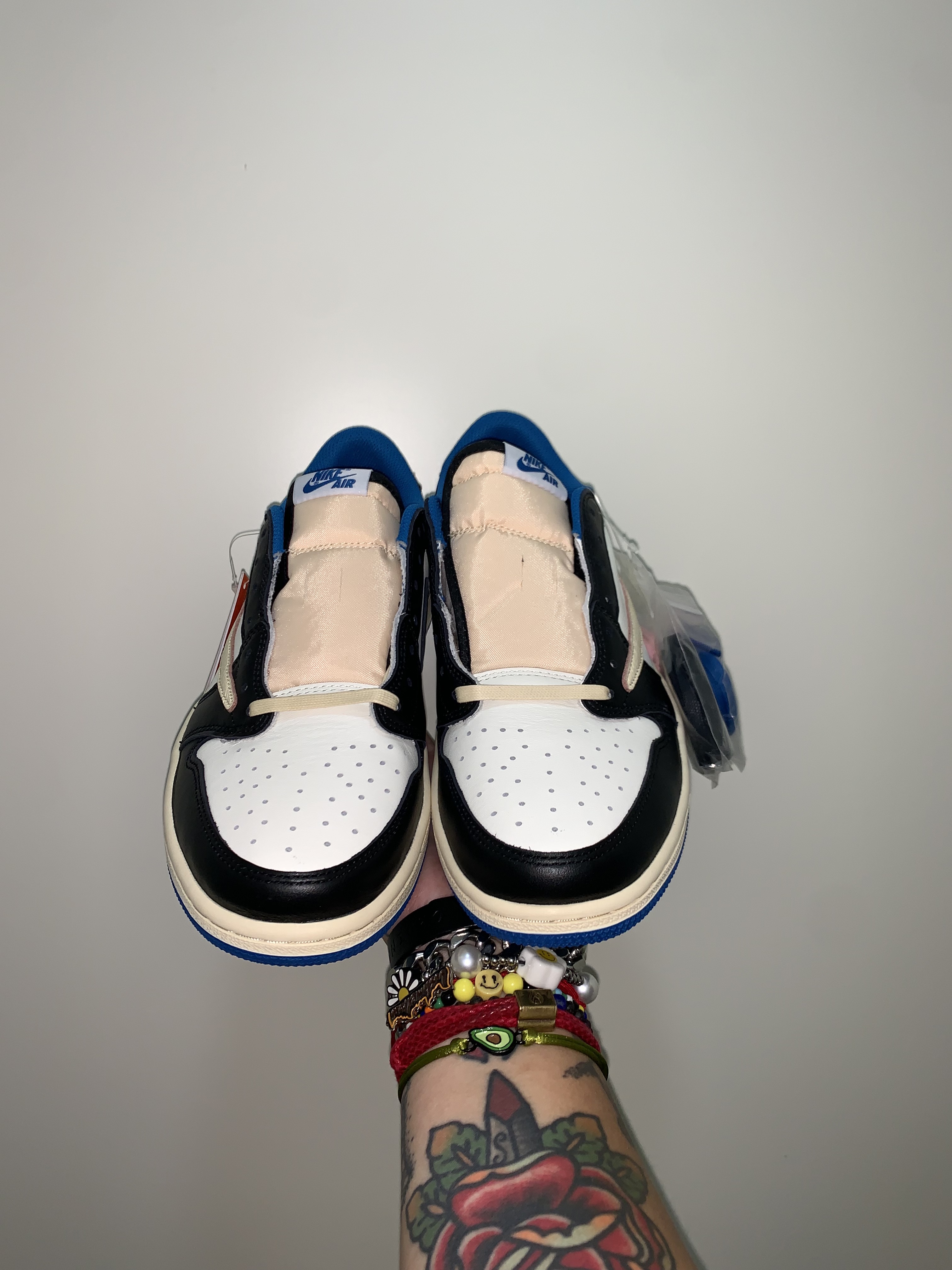 Jordan 1 x Travis Scott x Fragment Retro Low OG SP Military Blue 착용 스타일 - 2