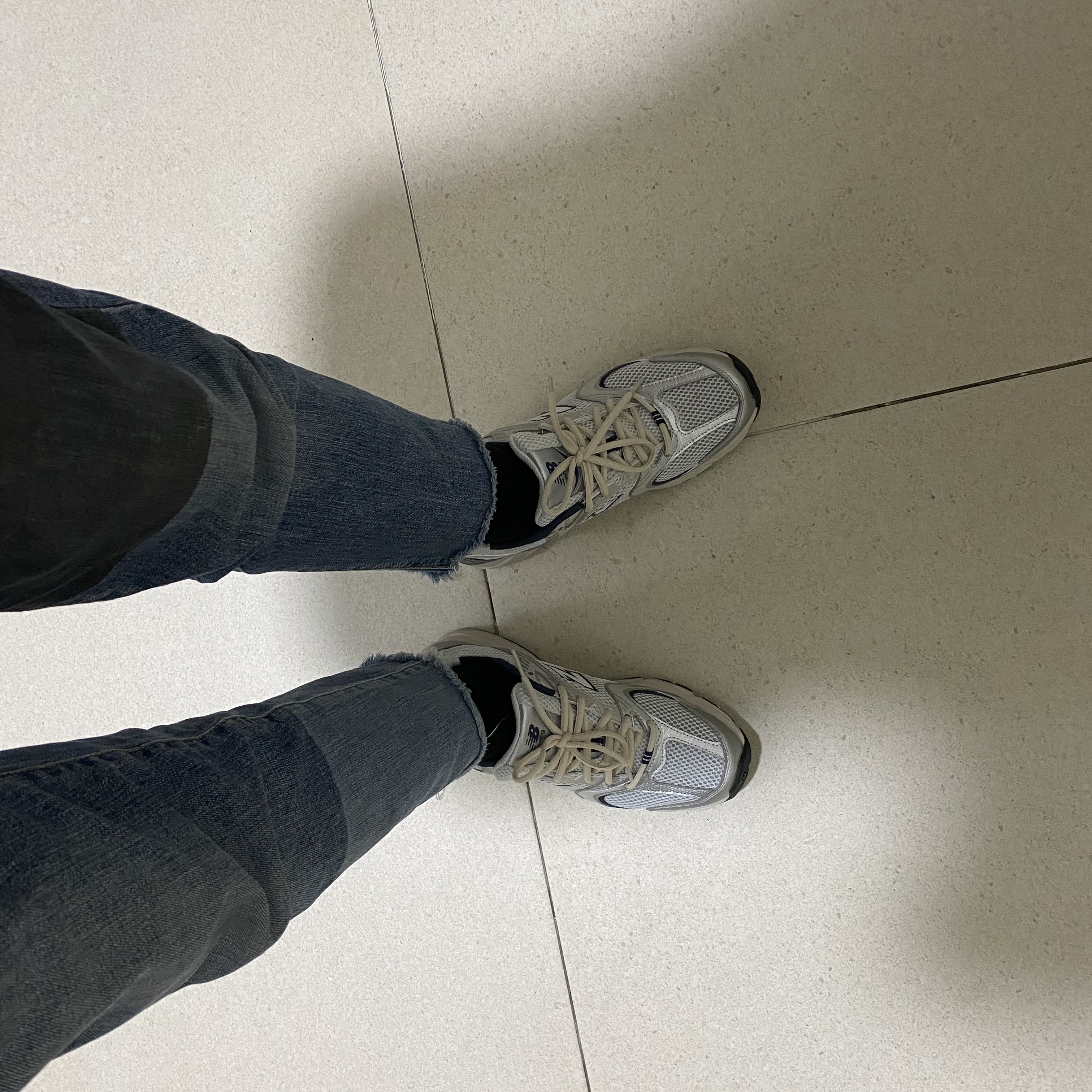 New Balance 530 Steel Grey 착용 스타일