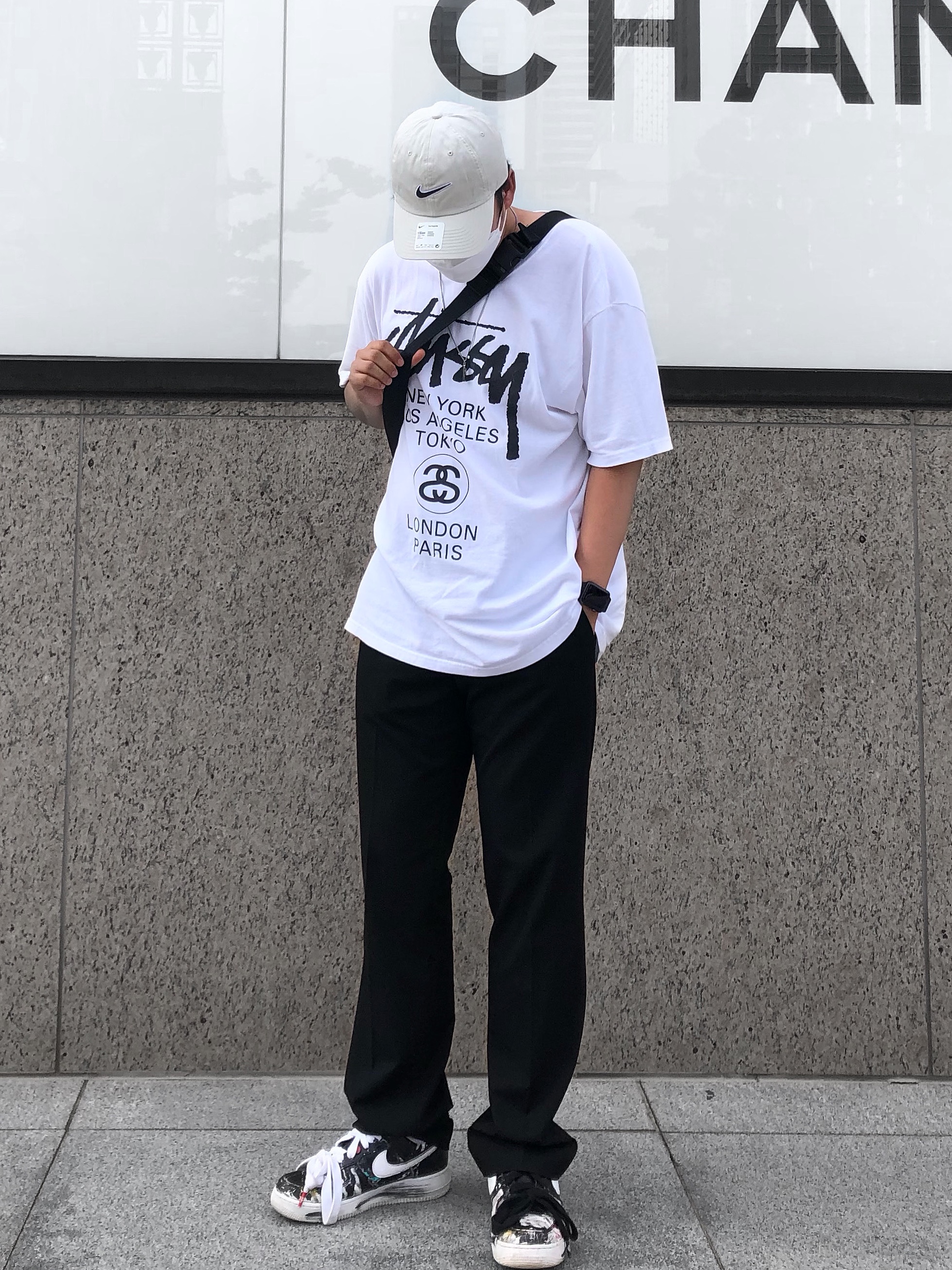 Stussy World Tour T-Shirt White, Nike x Peaceminusone Air Force 1 Low Para-Noise 착용 스타일