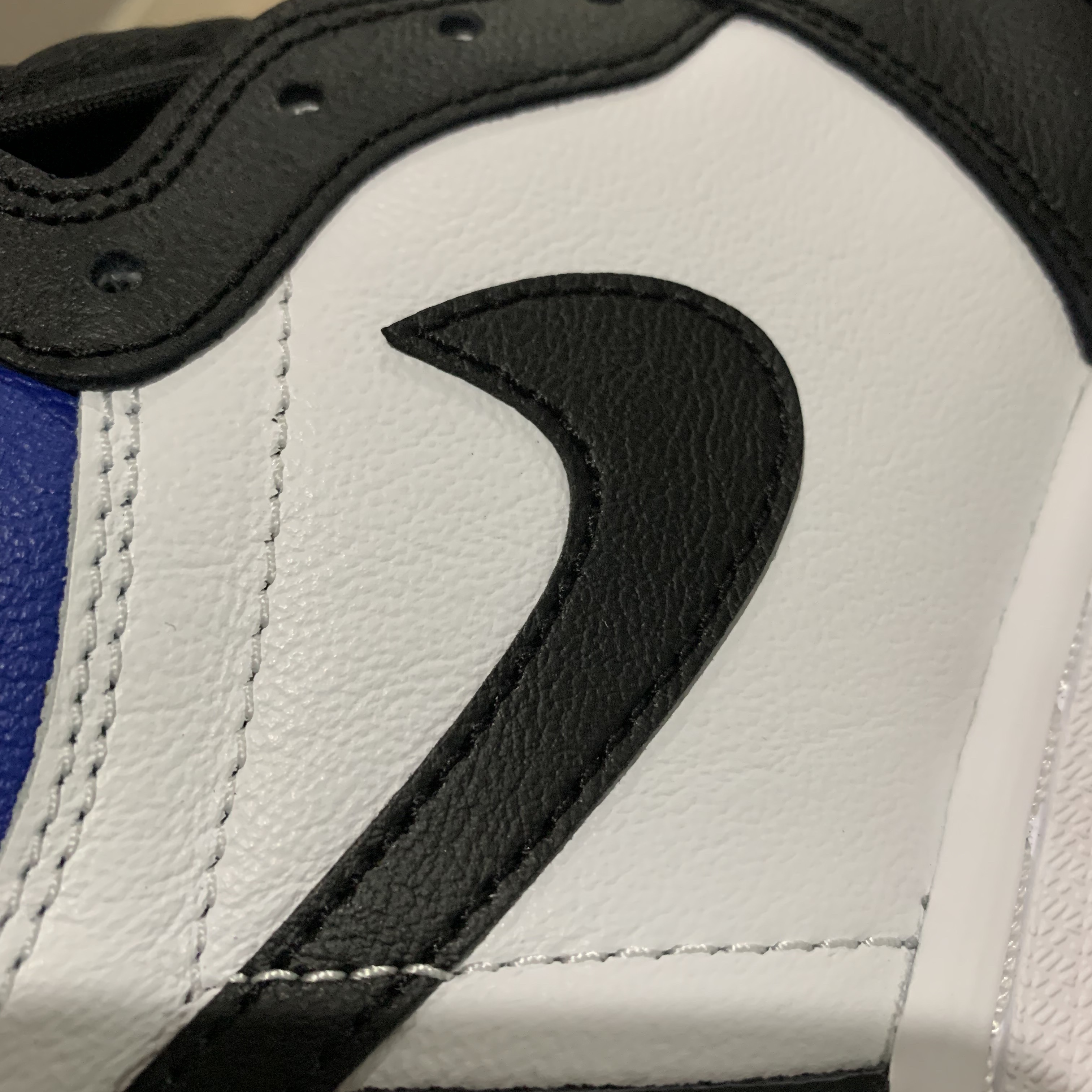 Jordan 1 Retro High OG Royal Toe 착용 스타일 - 2