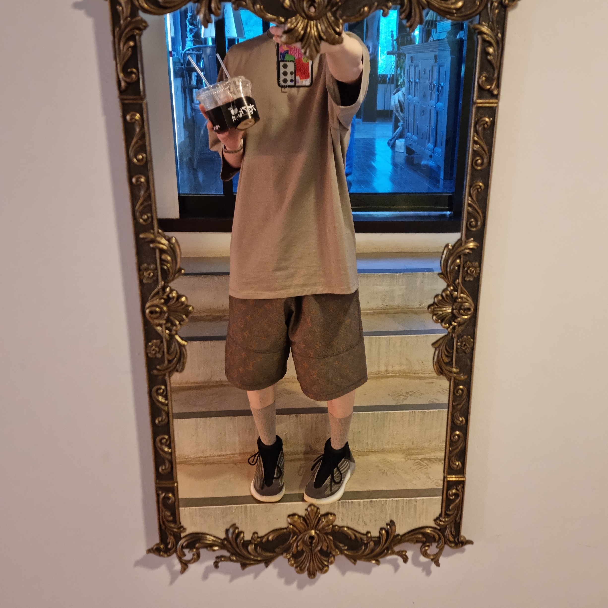 Adidas Yeezy QNTM Barium 착용 스타일