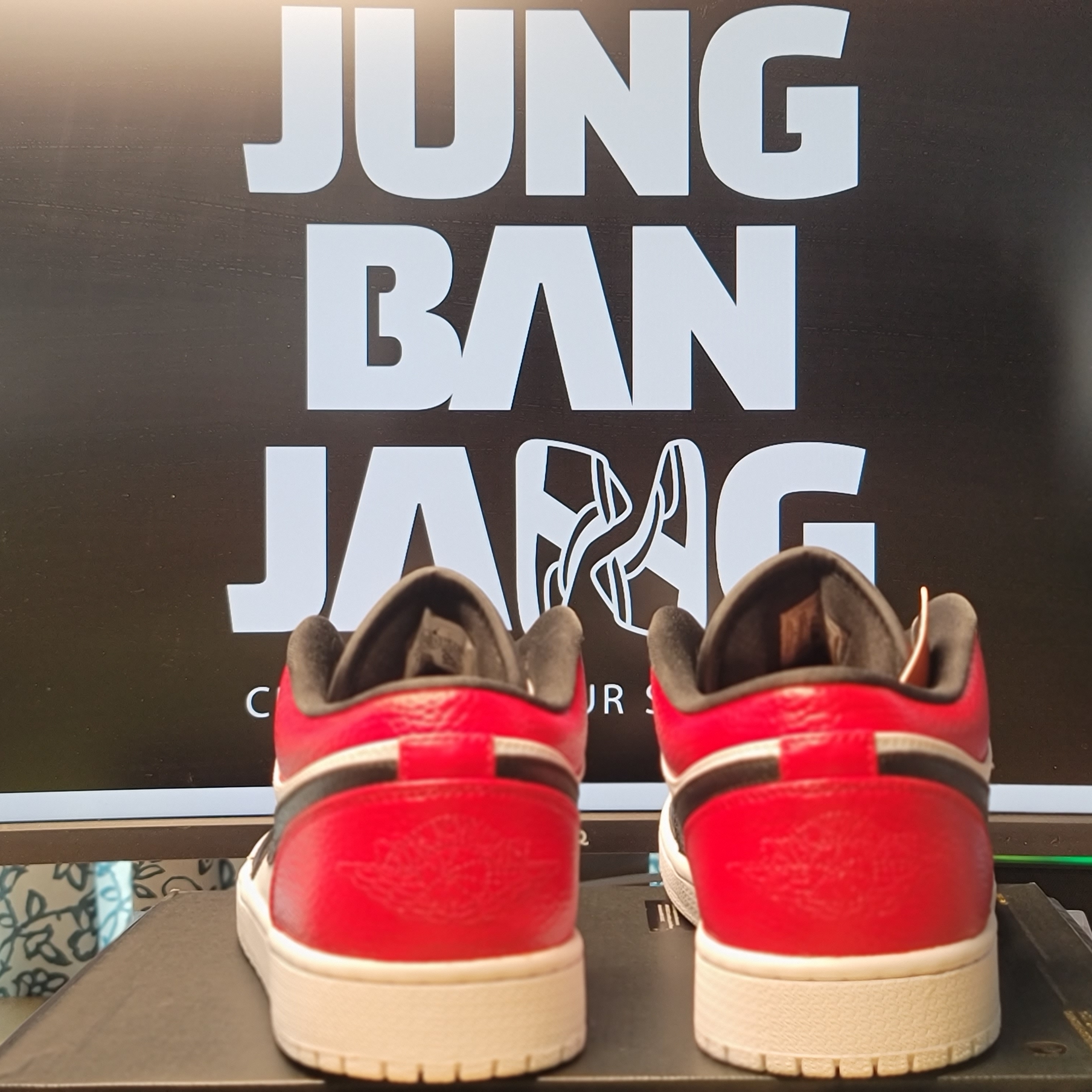 Jordan 1 Low Triple White Tumbled Leather 2020 착용 스타일 - 5