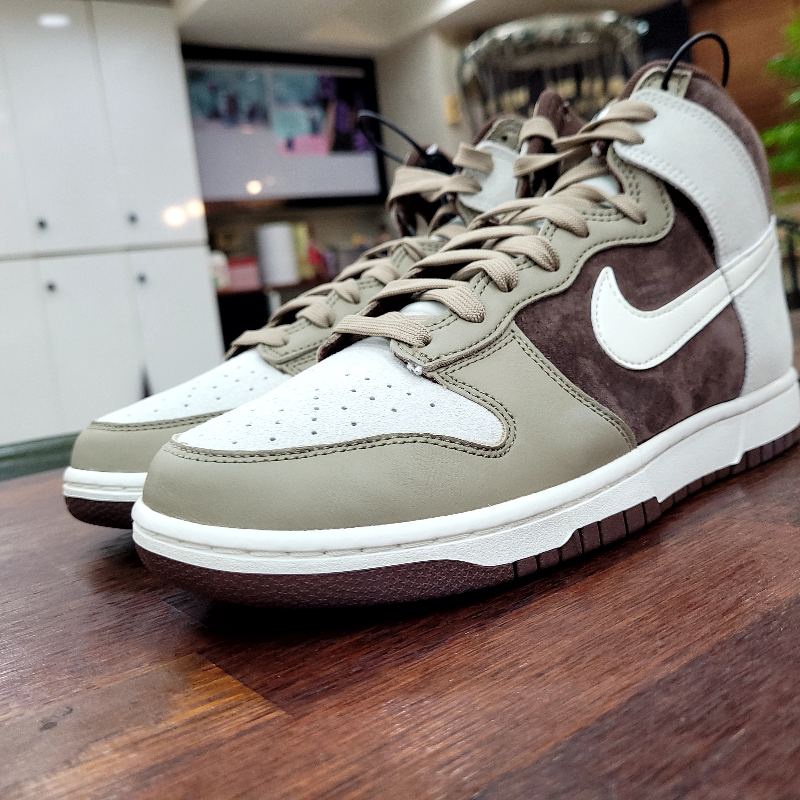 Nike Dunk High Retro PRM Light Chocolate 착용 스타일 - 1