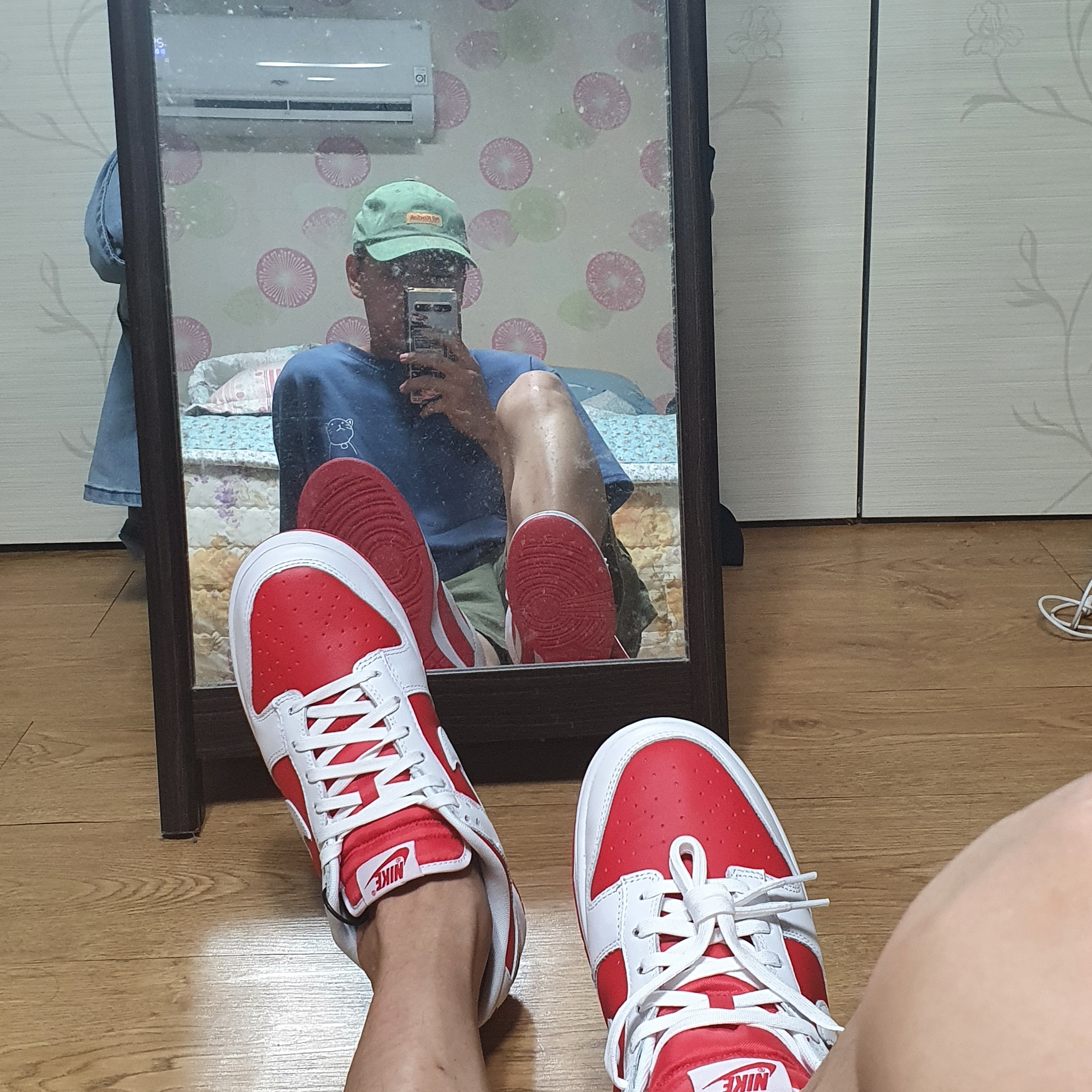 Nike Dunk Low Retro Championship Red 착용 스타일 - 5