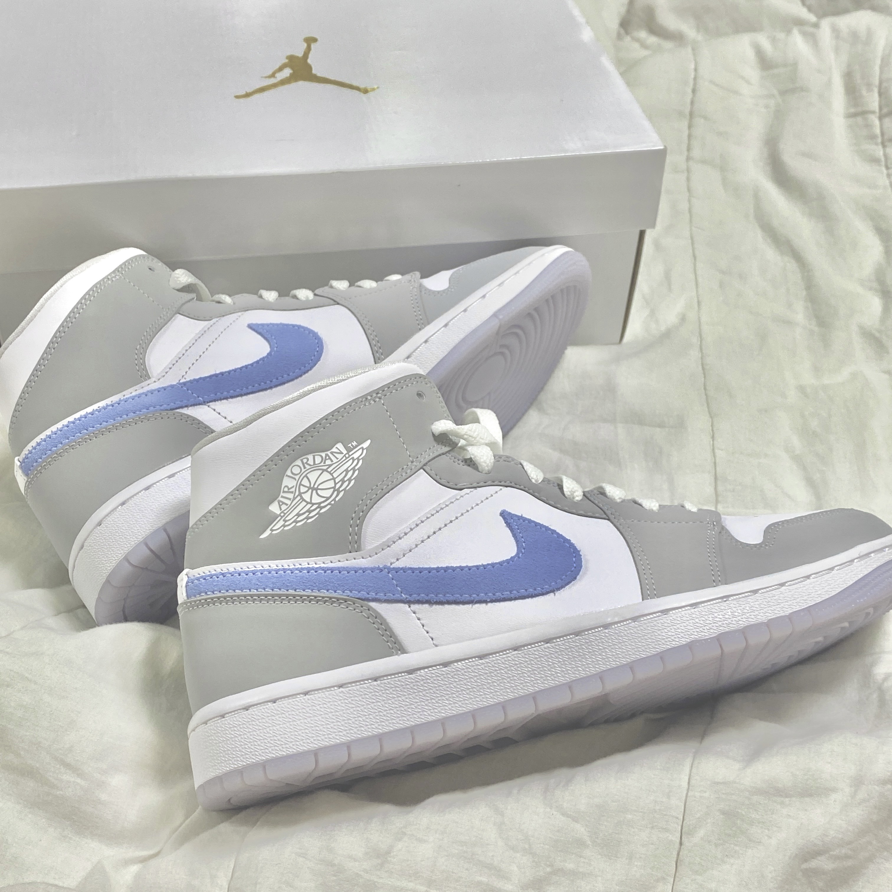 (W) Jordan 1 Mid Wolf Grey 착용 스타일 - 1