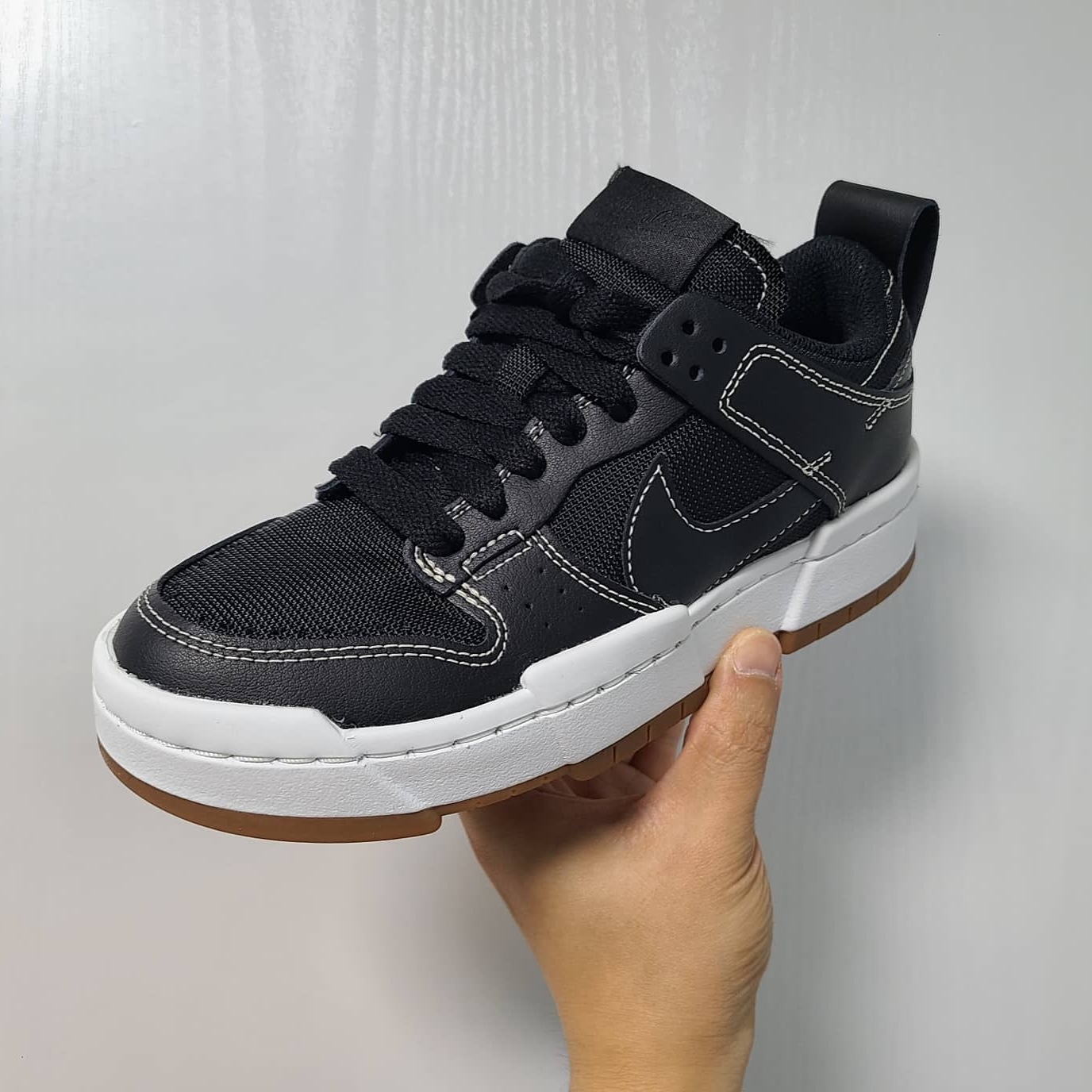(W) Nike Dunk Low Disrupt Black Gum 착용 스타일 - 1