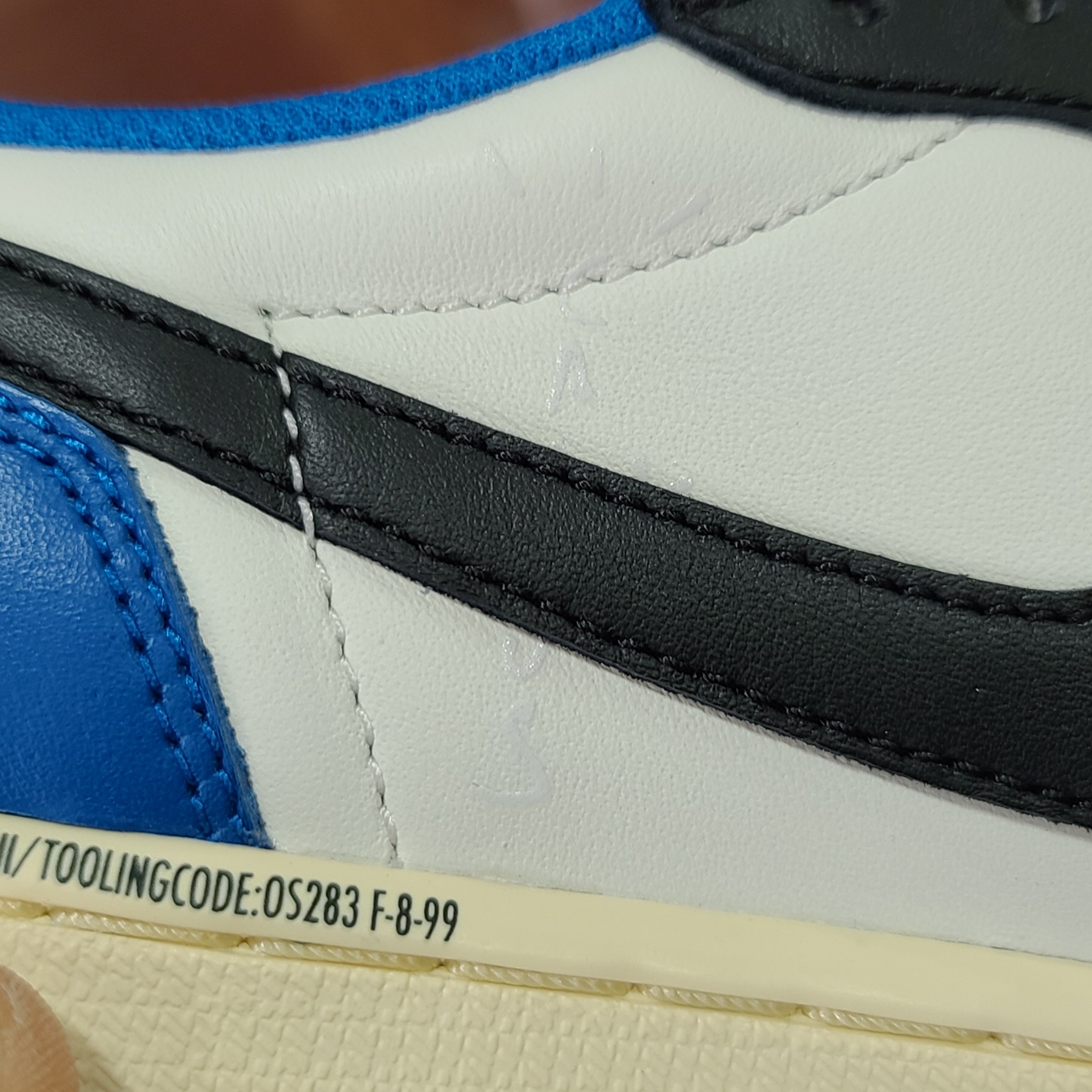 Jordan 1 x Travis Scott x Fragment Retro Low OG SP Military Blue 착용 스타일 - 3