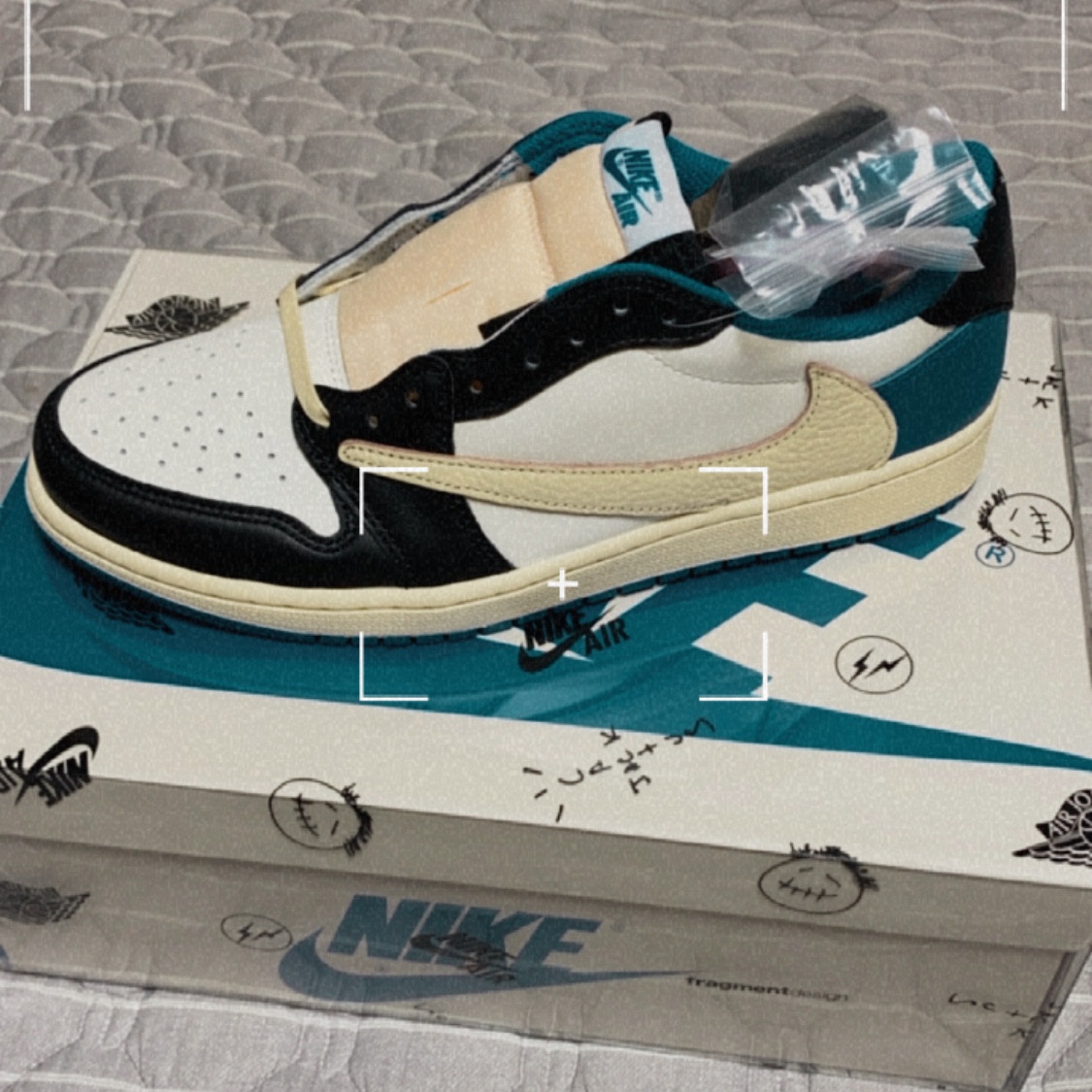 Jordan 1 x Travis Scott x Fragment Retro Low OG SP Military Blue 착용 스타일
