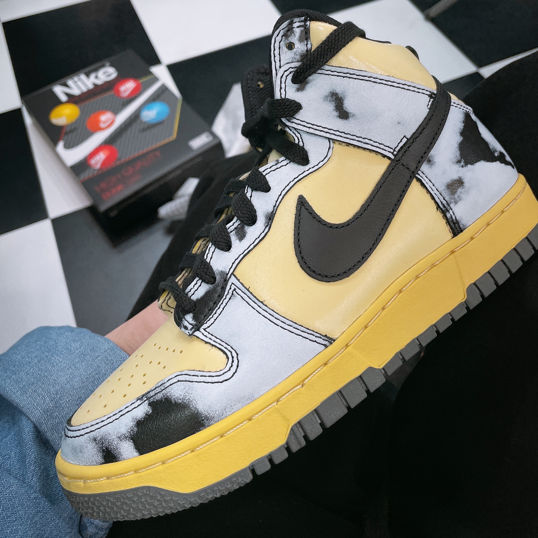 Nike Dunk High 1985 SP Black Acid Wash 착용 스타일
