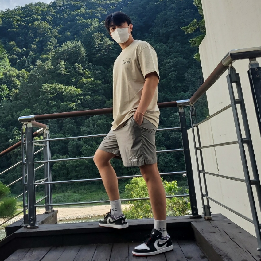 IAB Studio Woven Shorts Gray, IAB Studio Pigment T-Shirt Oatmeal 착용 스타일