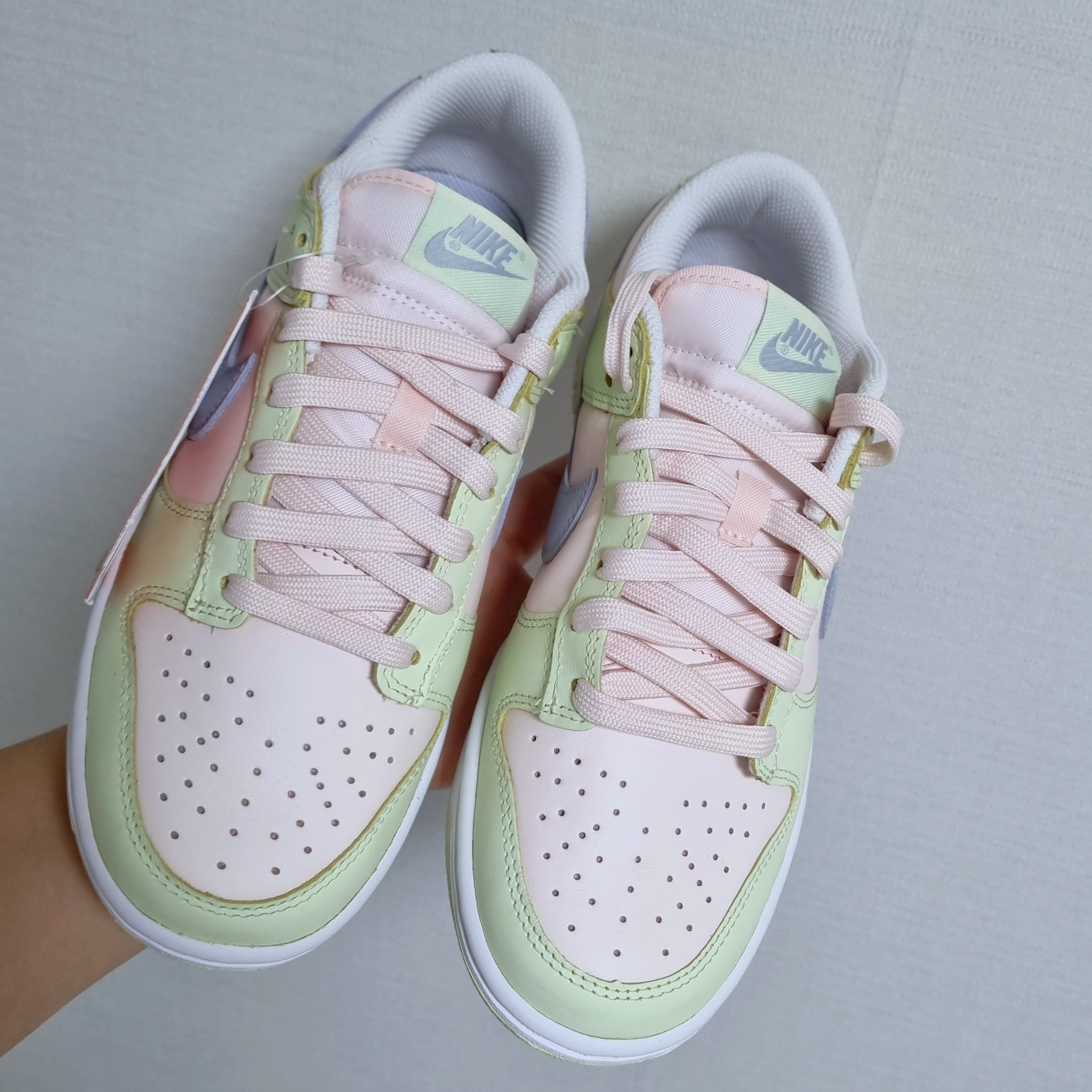 (W) Nike Dunk Low Light Soft Pink 착용 스타일 - 2