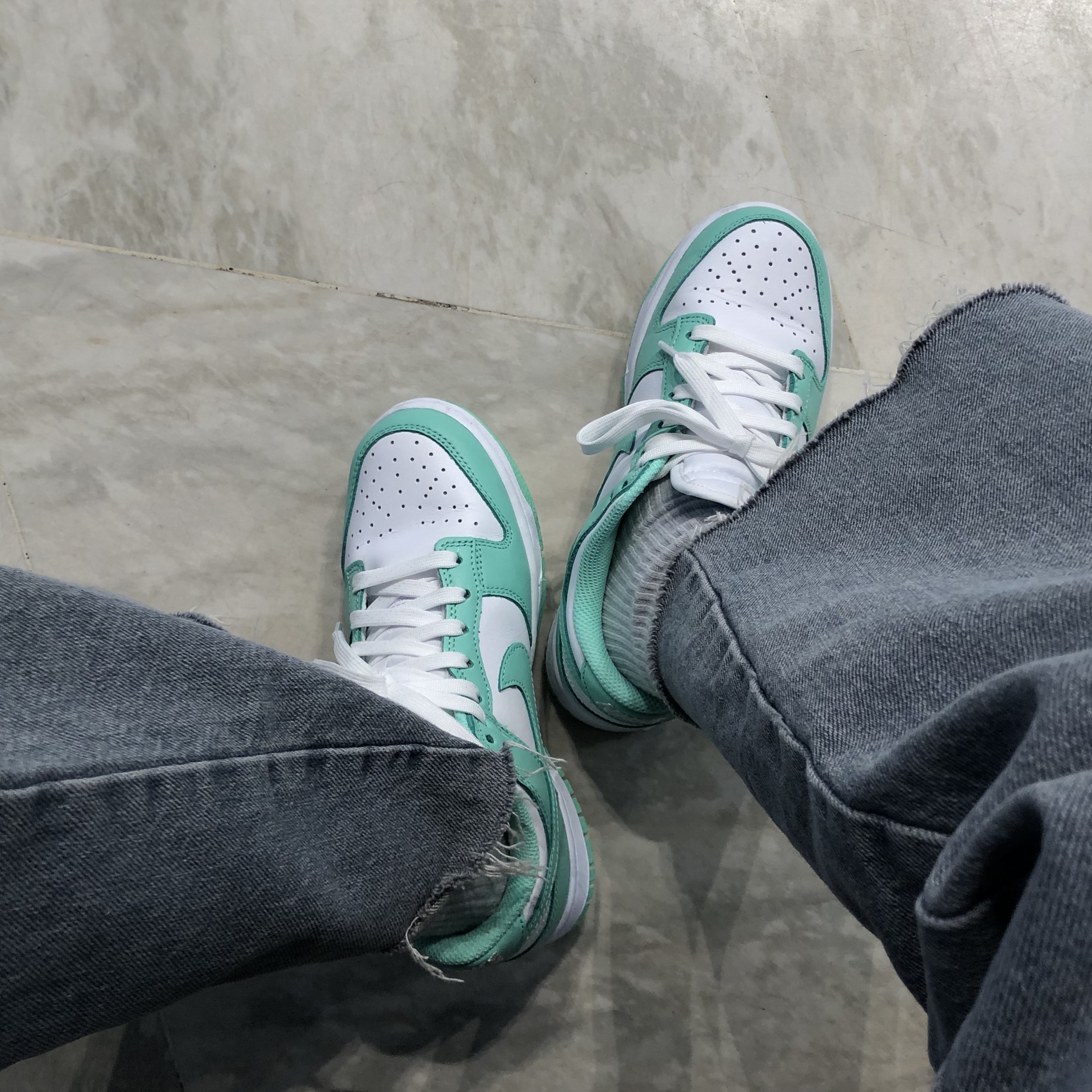 (W) Nike Dunk Low Green Glow 착용 스타일 - 2