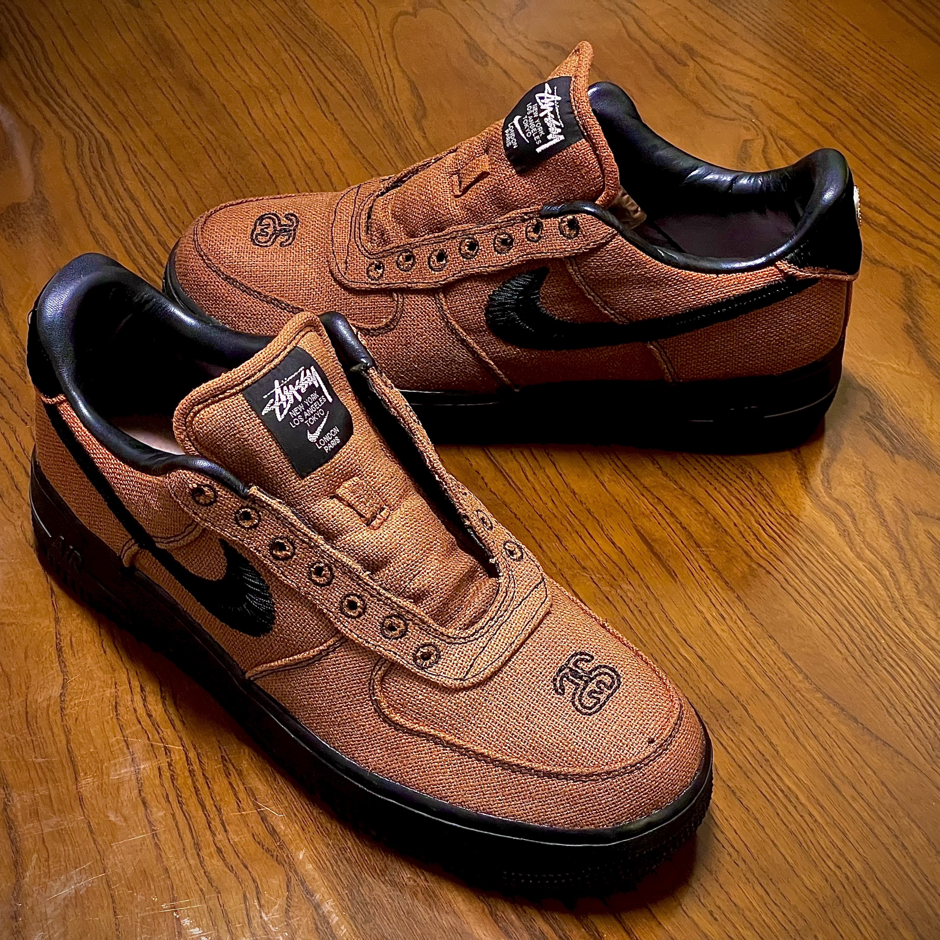 Nike x Stussy Air Force 1 Low Triple Black 착용 스타일 - 1