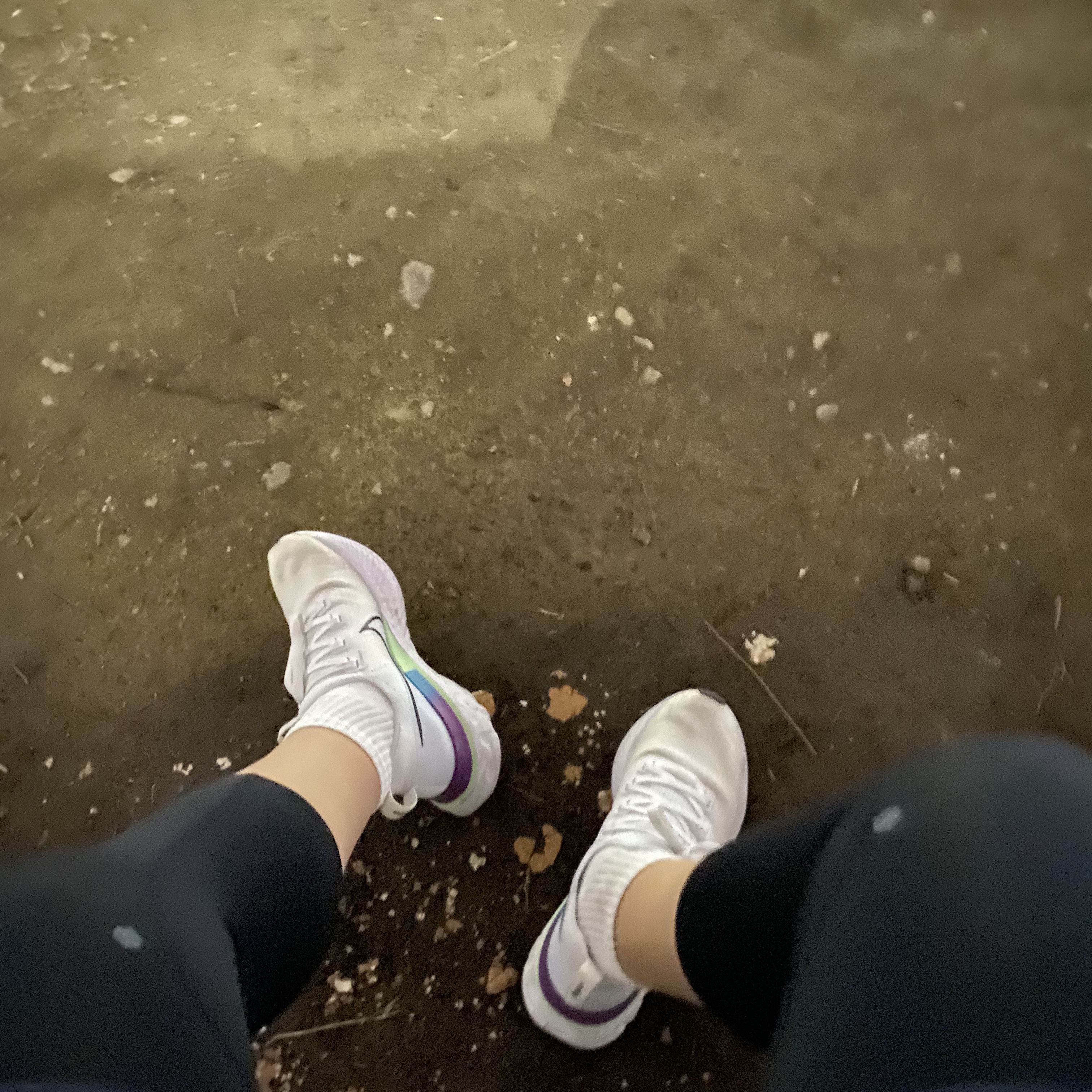 Nike React Infinity Run Platinum Tint Pink Blast 착용 스타일