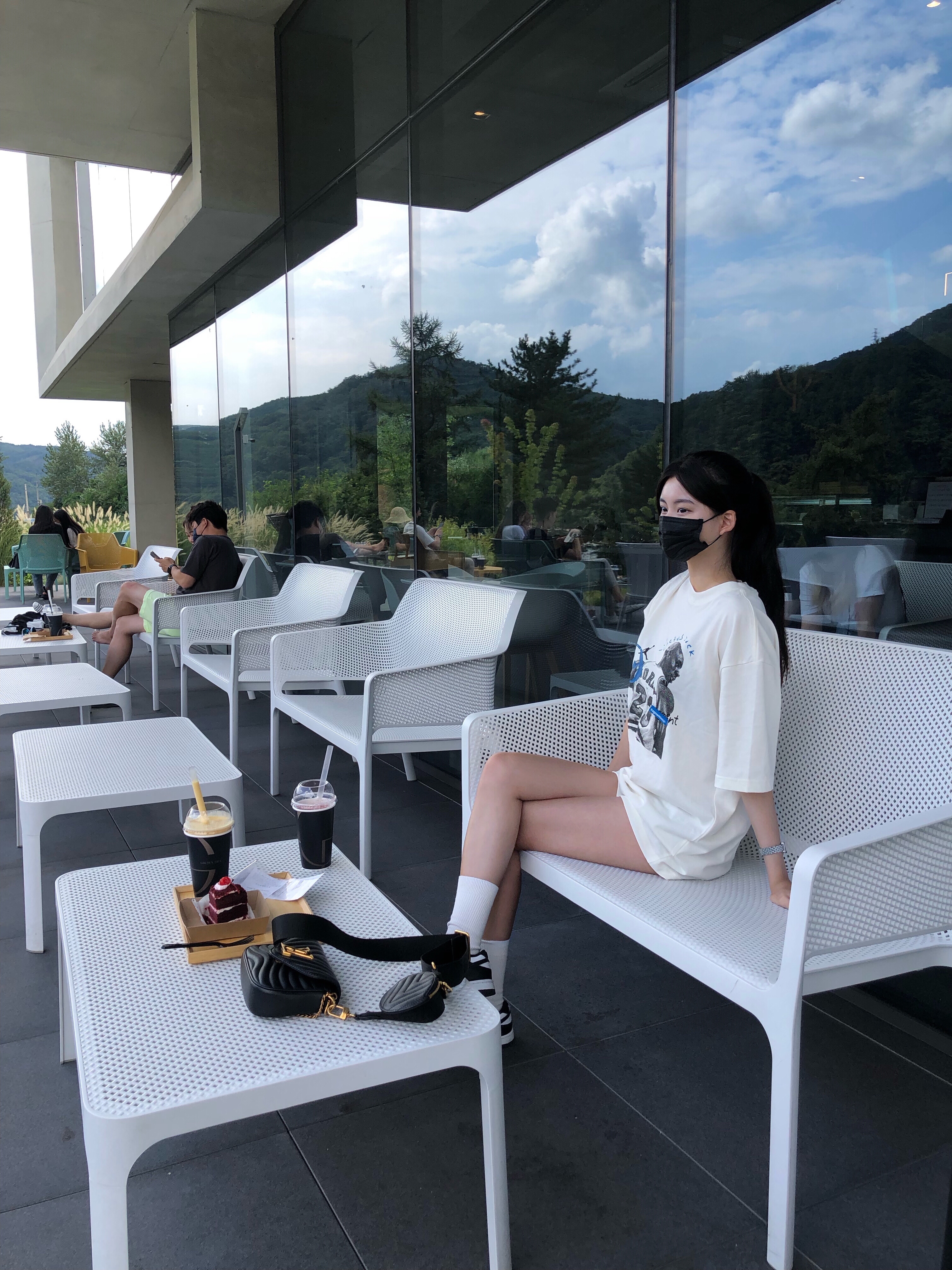 (W) Nike Dunk Low Black, Jordan x Travis Scott x Fragment T-Shirt Sail (DJ0619-133) 착용 스타일