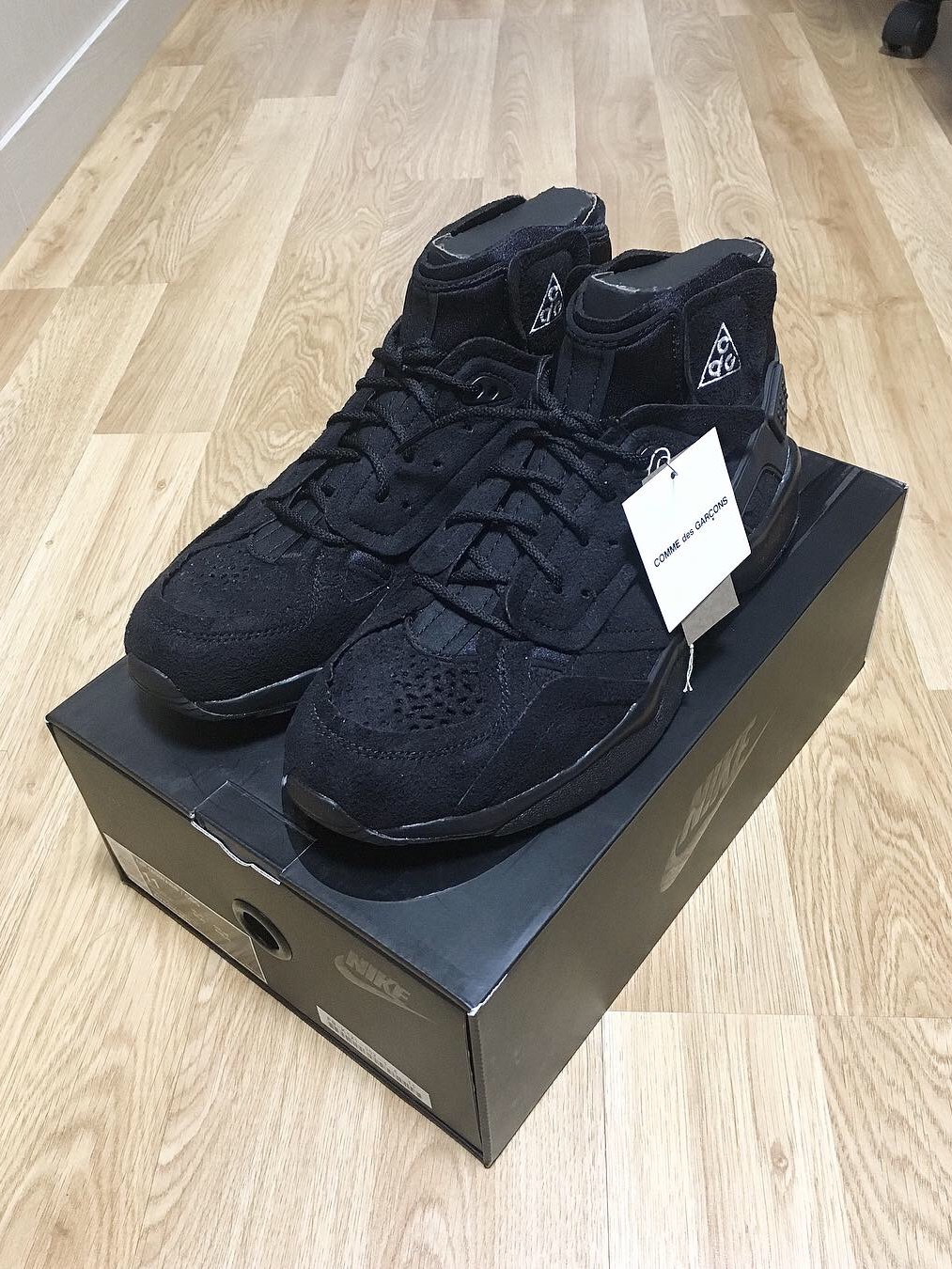Nike x Comme des Garcons Homme Plus Air Mowabb Black 착용 스타일 - 1