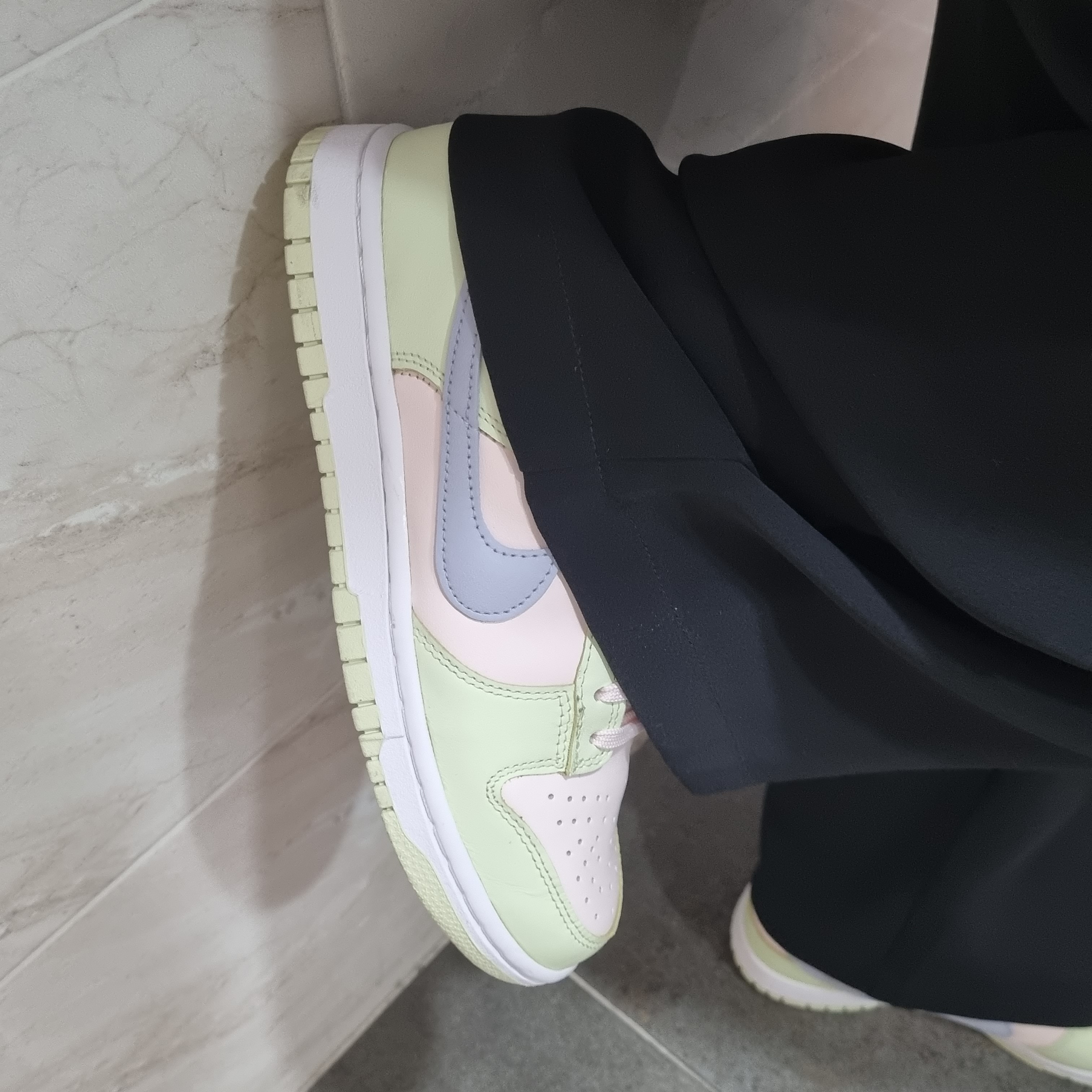 (W) Nike Dunk Low Light Soft Pink 착용 스타일 - 1
