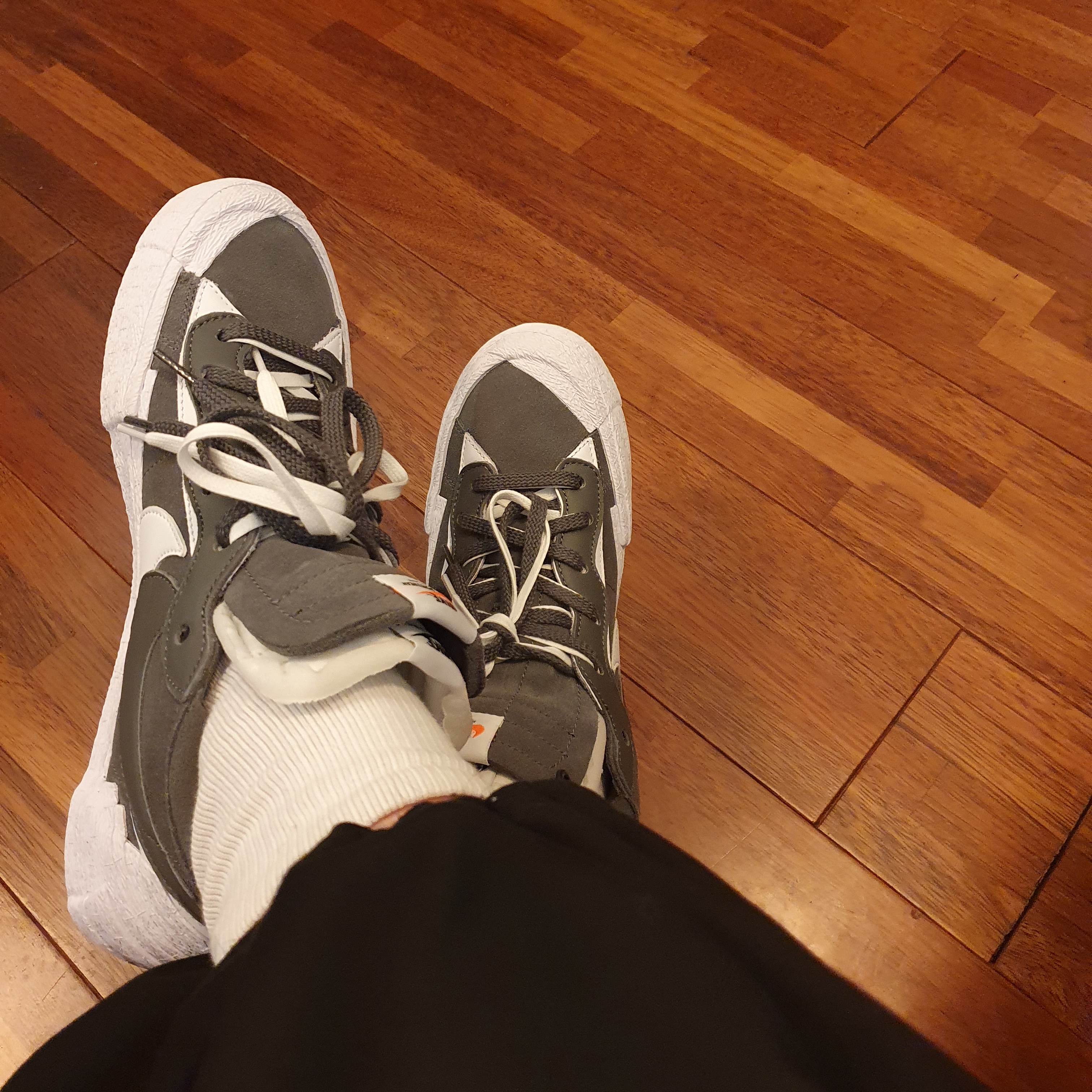 Nike x Sacai Blazer Low Iron Grey 착용 스타일 - 3