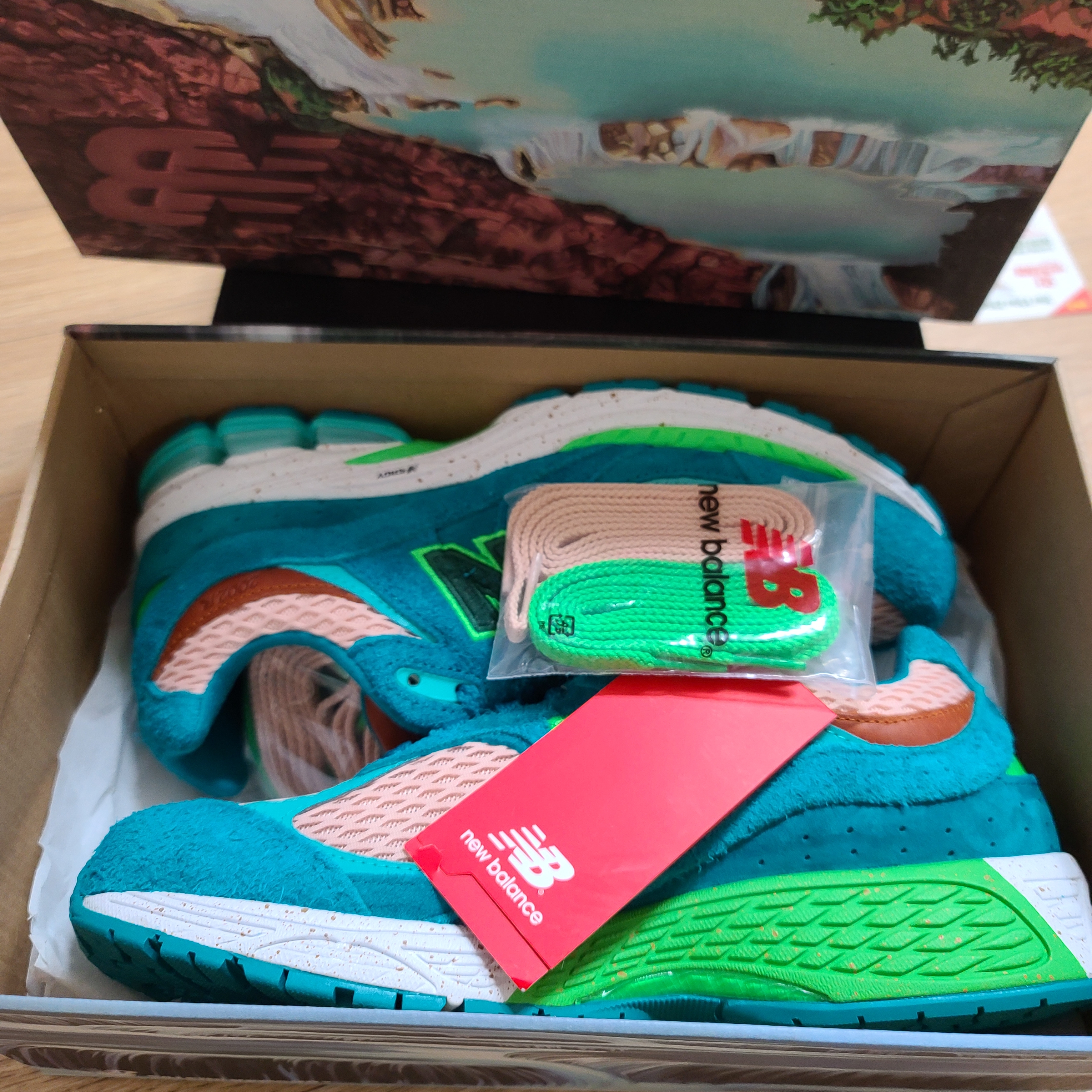 New Balance x Salehe Bembury 2002R Water Be The Guide 착용 스타일 - 2