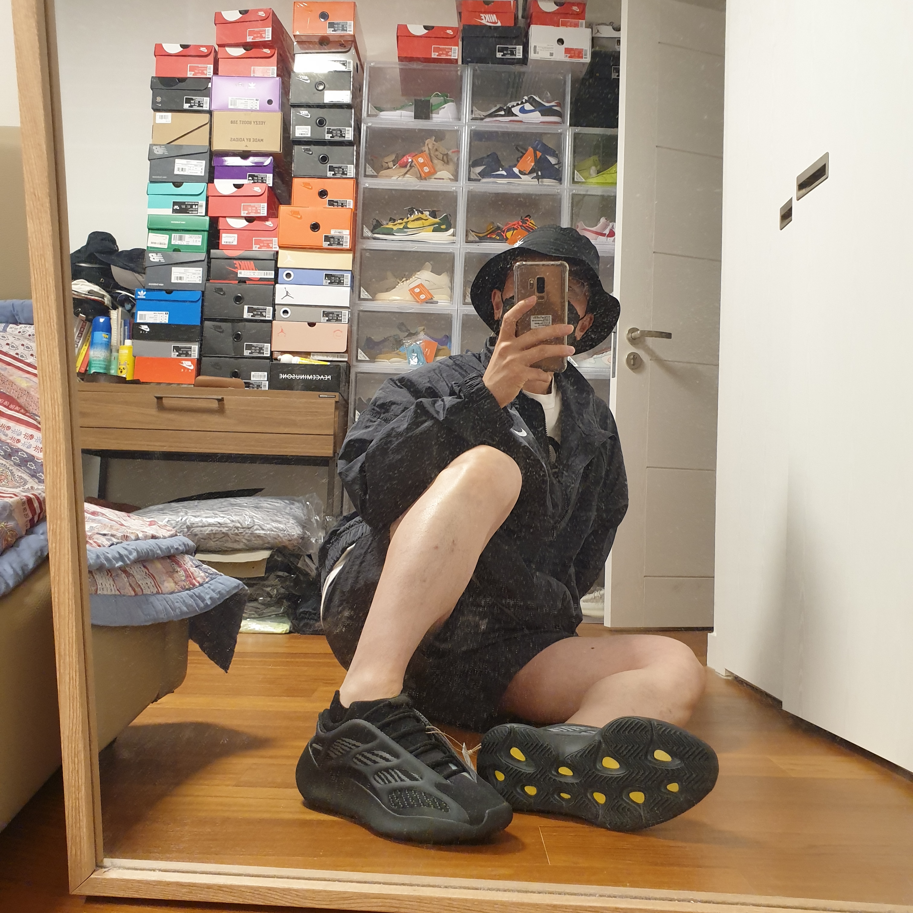 Nike x Stussy Windrunner Jacket Off Noir, Nike x Stussy Water Shorts Off Noir 착용 스타일 - 4