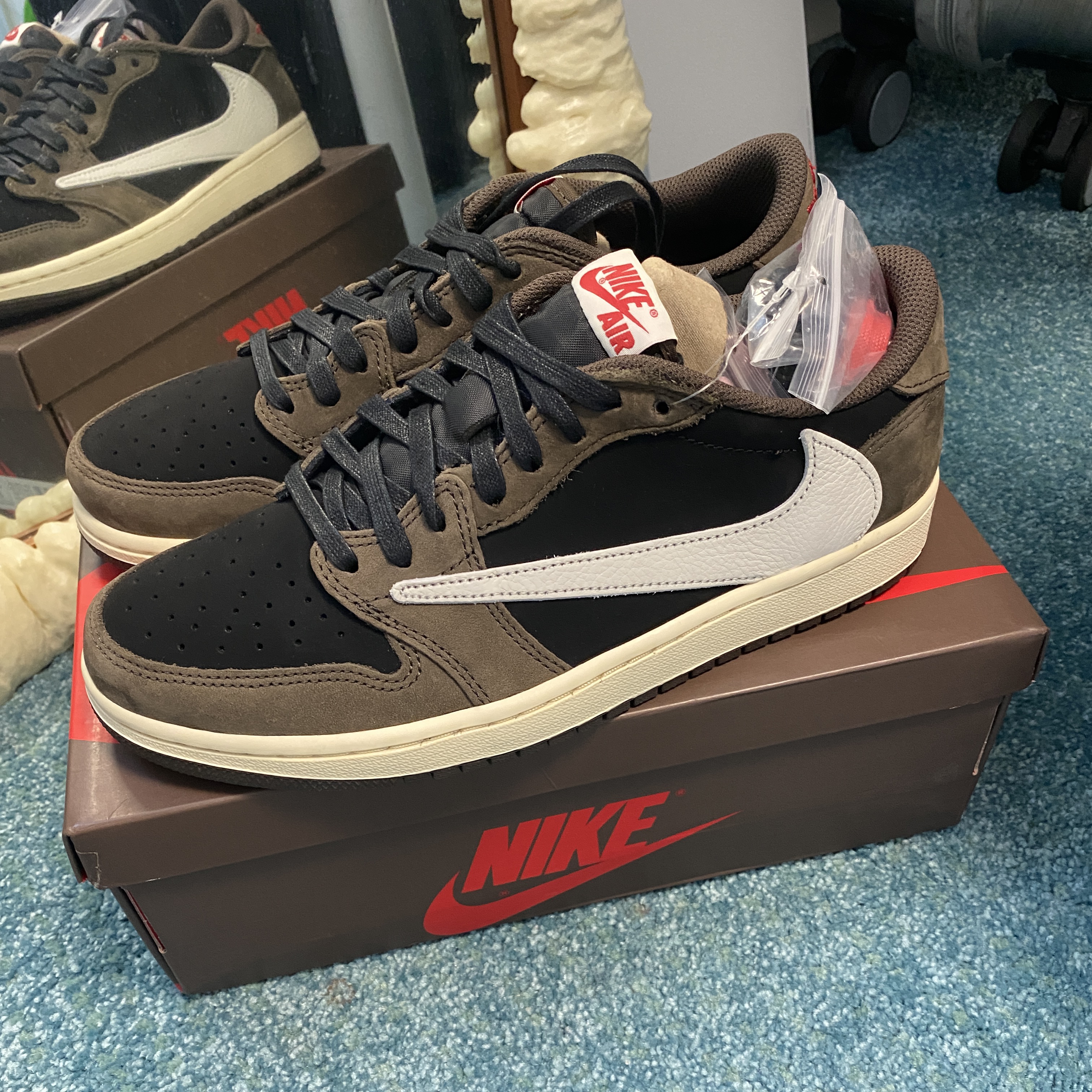 Jordan 1 x Travis Scott Retro Low OG SP Mocha 착용 스타일