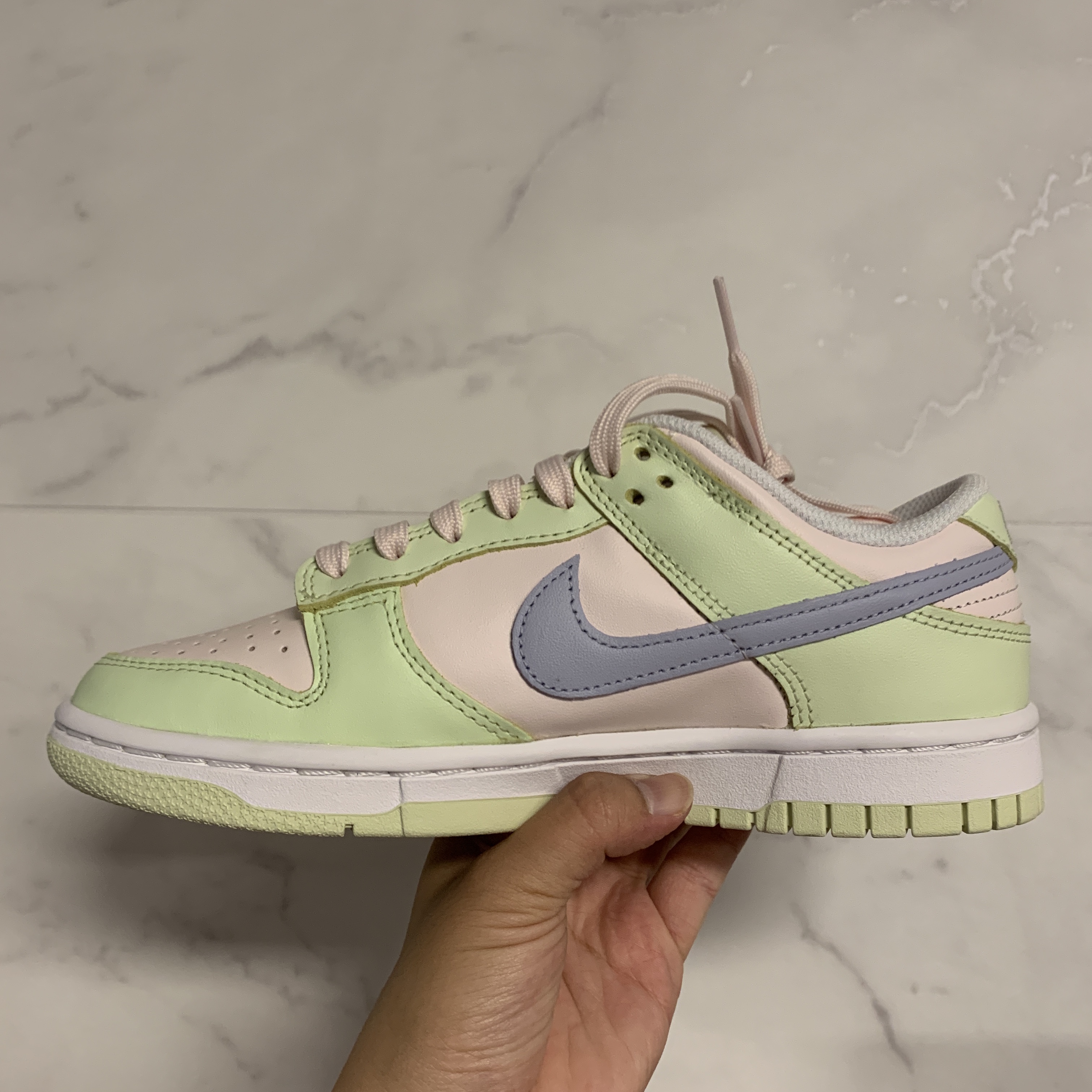 (W) Nike Dunk Low Light Soft Pink 착용 스타일 - 1