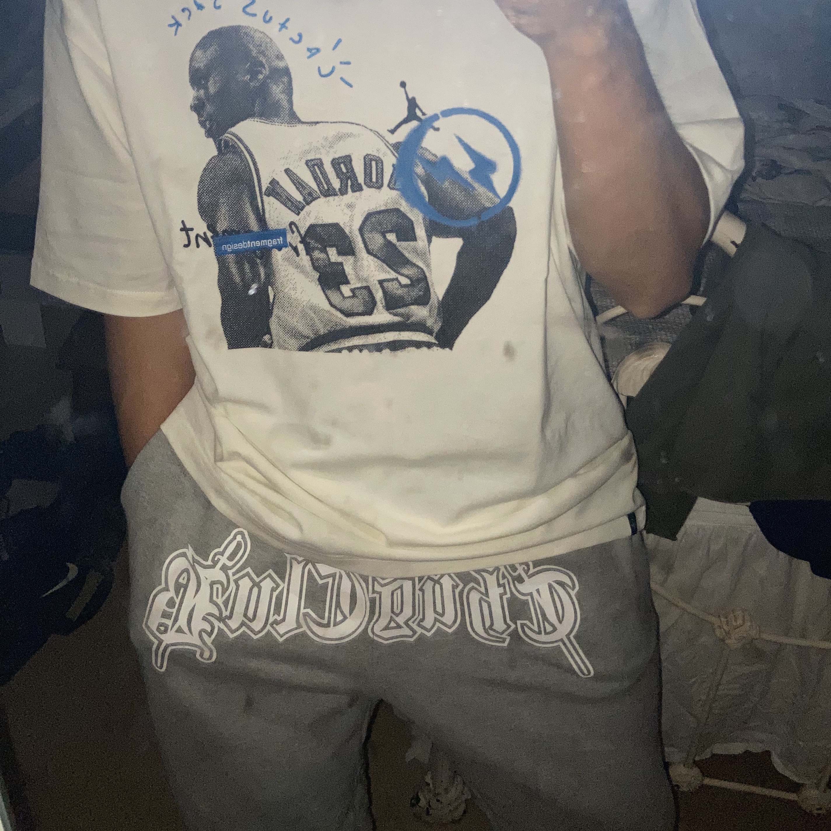 Jordan x Travis Scott x Fragment T-Shirt Sail (DJ0619-133) 착용 스타일 - 1
