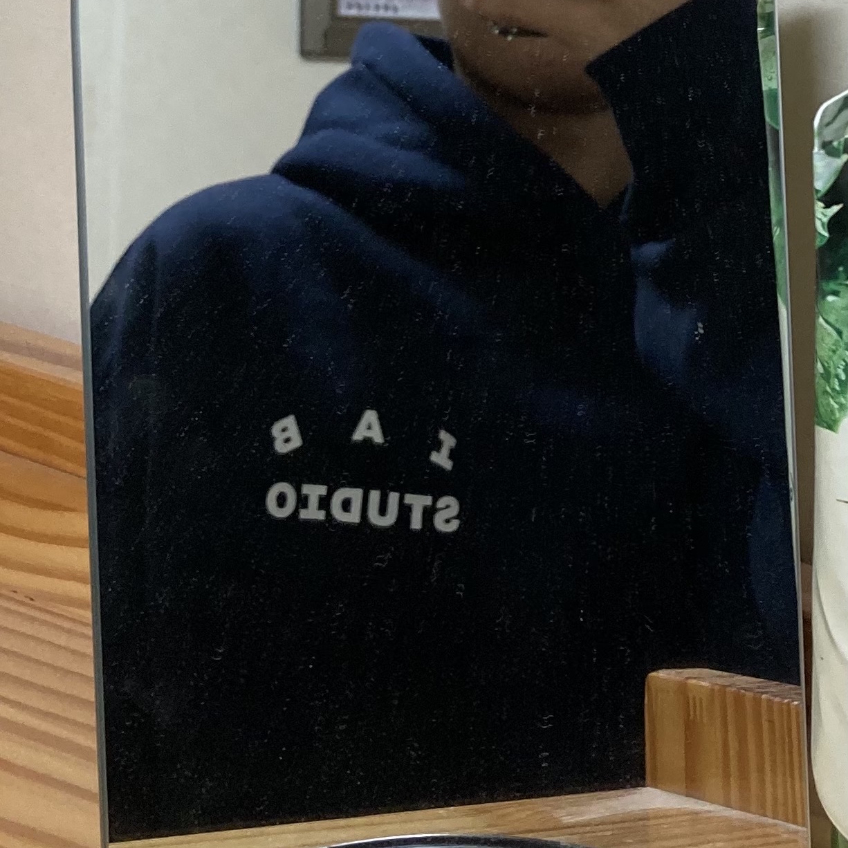 IAB Studio Hoodie Navy - 21SS 착용 스타일 - 1