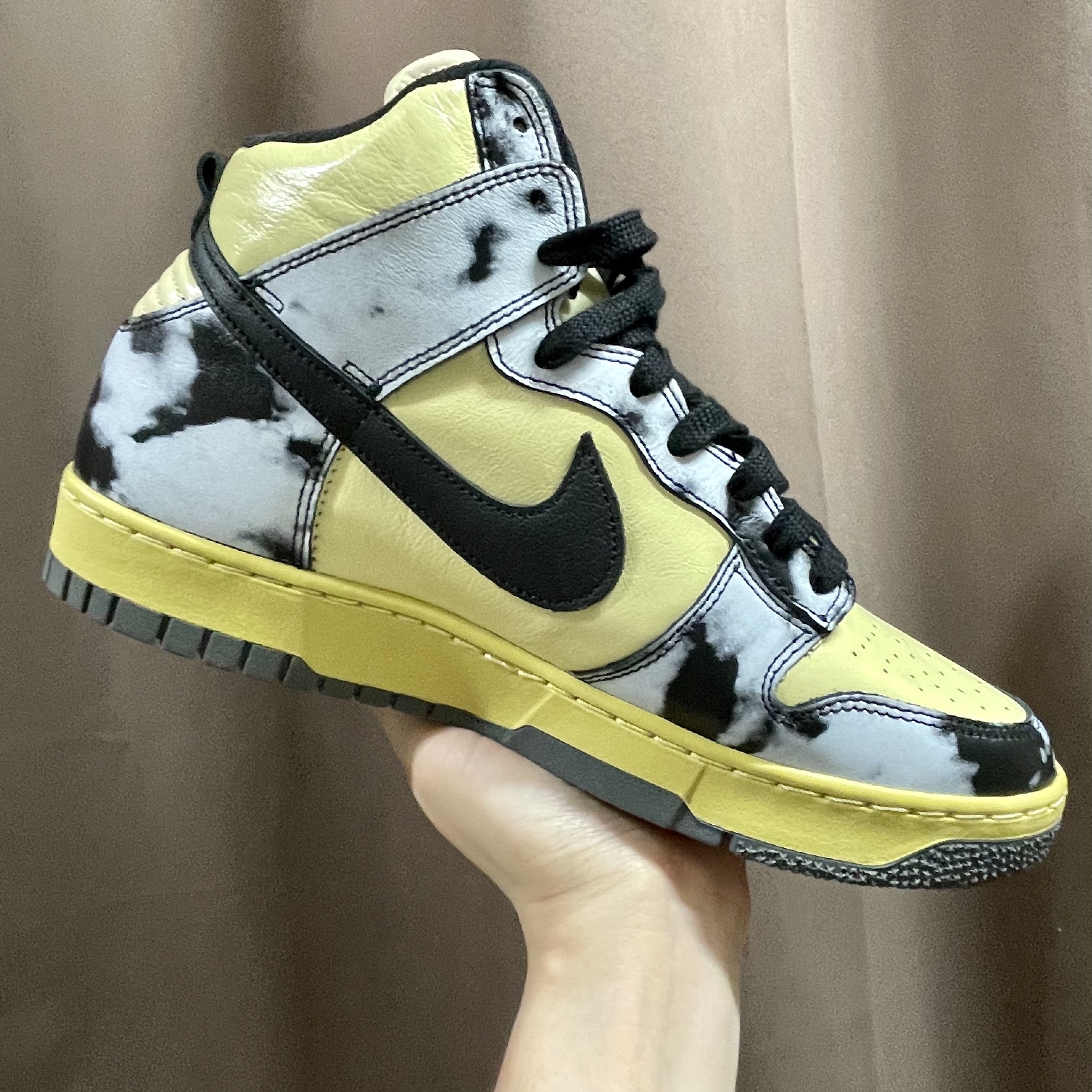 Nike Dunk High 1985 SP Black Acid Wash 착용 스타일 - 2