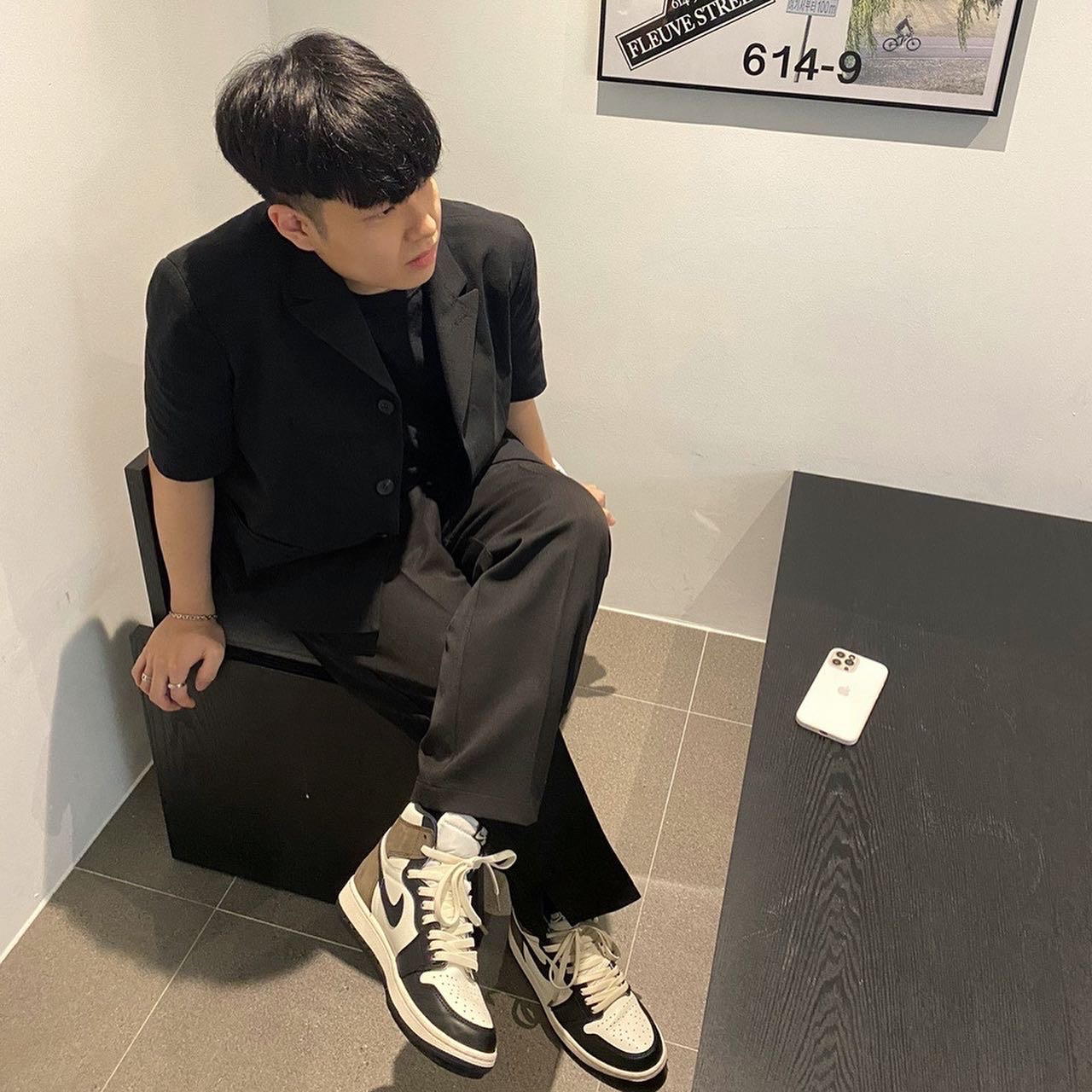Jordan 1 Retro High OG Black Mocha 착용 스타일