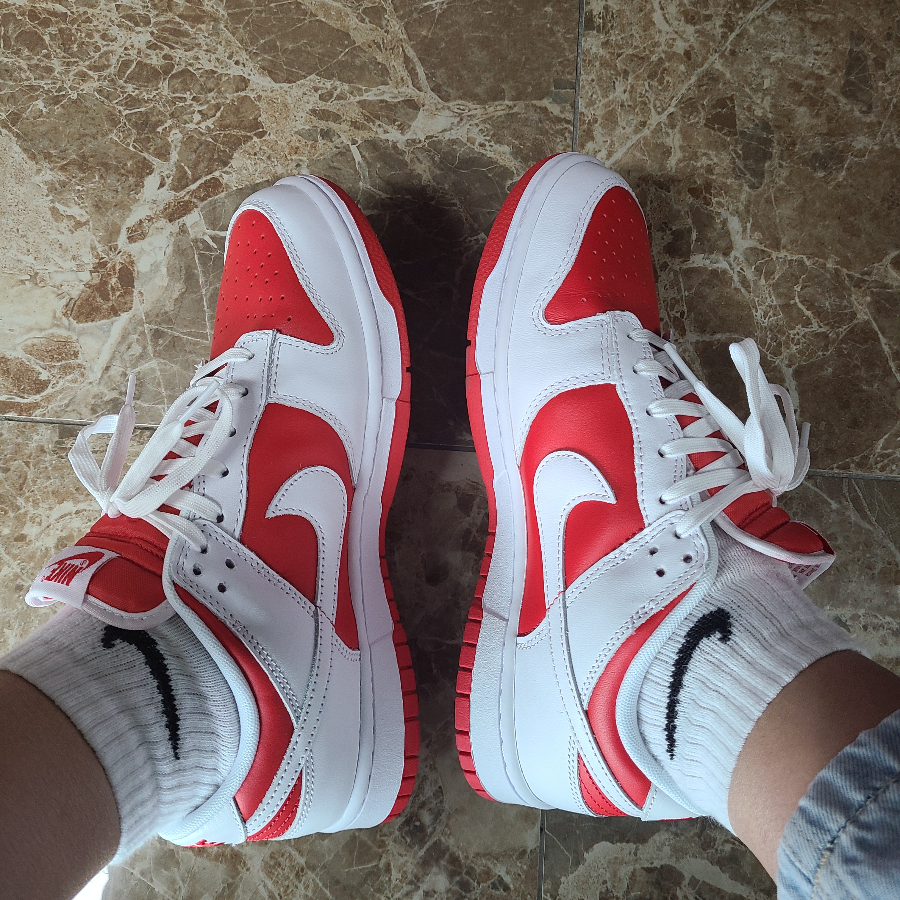 Nike Dunk Low Retro Championship Red 착용 스타일