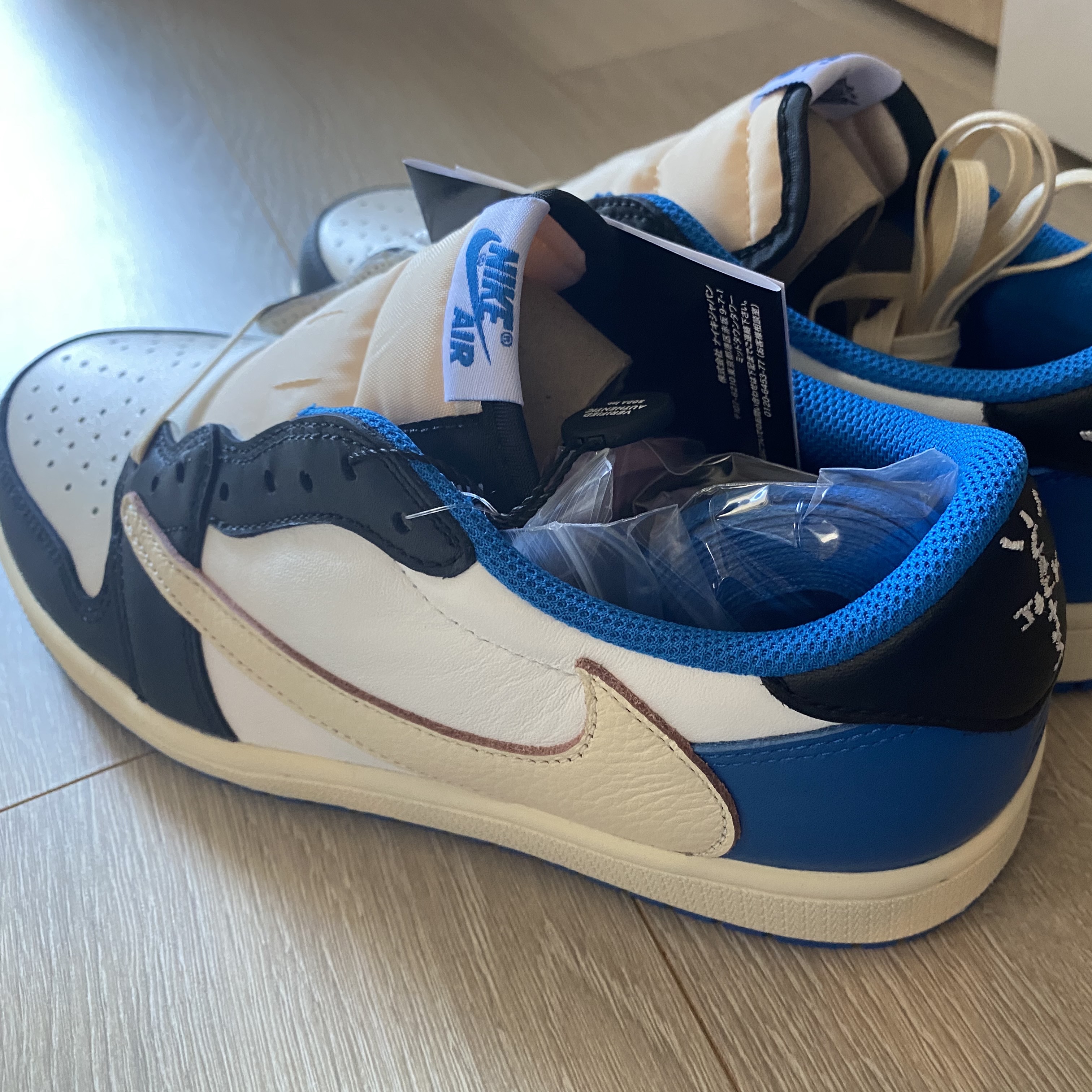 Jordan 1 x Travis Scott x Fragment Retro Low OG SP Military Blue 착용 스타일