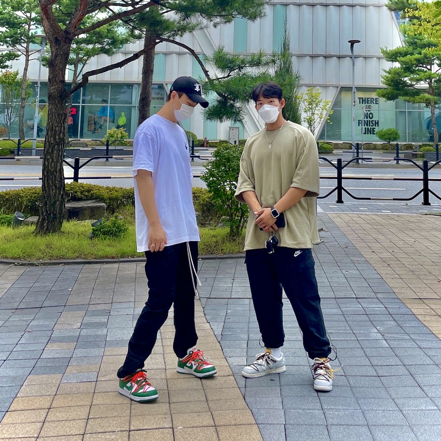 Nike x Off-White Dunk Low Pine Green, Nike x Off-White Dunk Low The 50 - Lot 46 착용 스타일 - 1