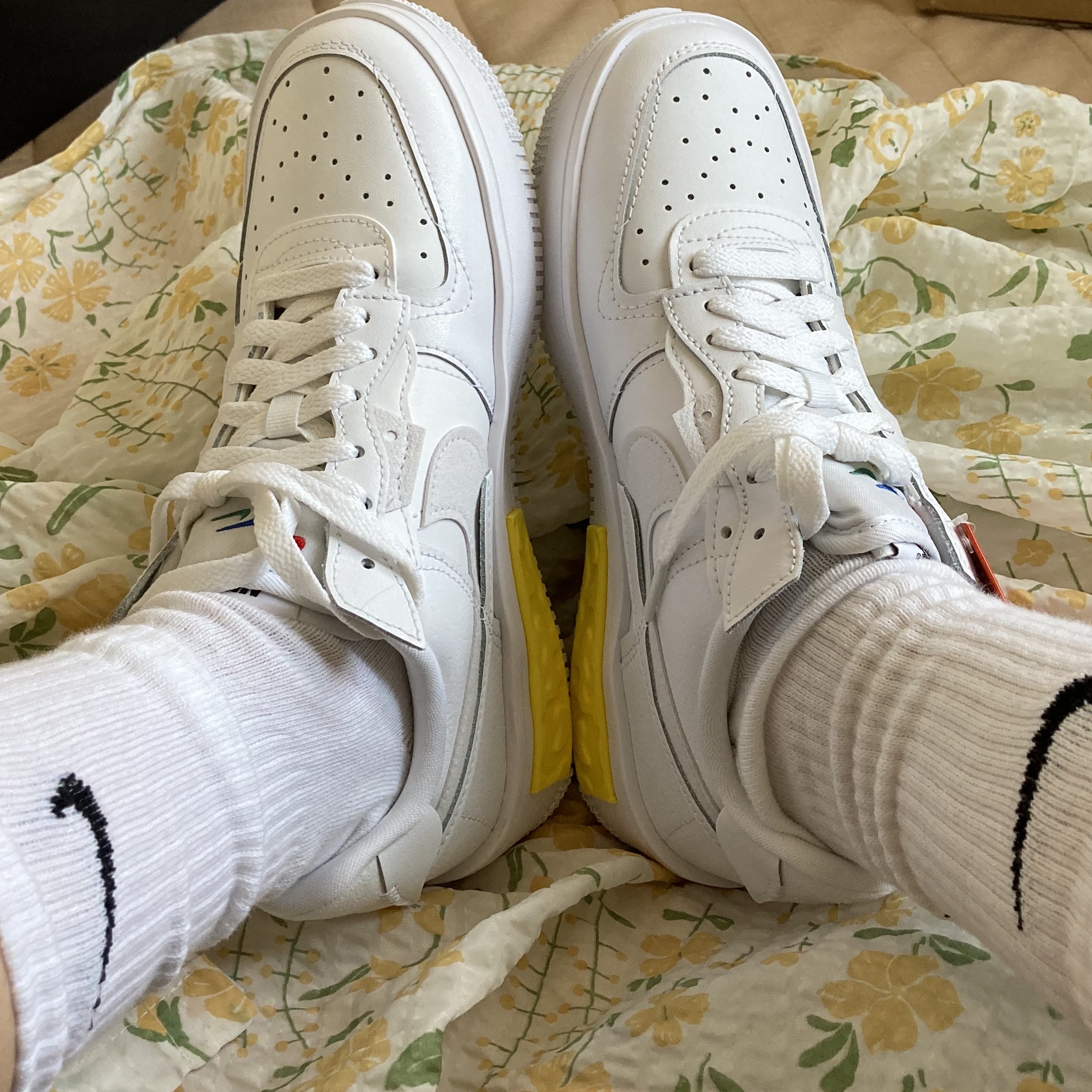 (W) Nike Air Force 1 Fontanka White 착용 스타일 - 1