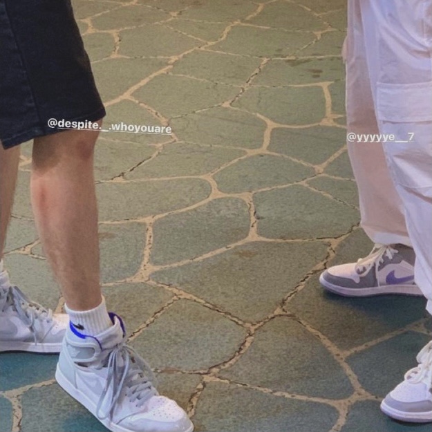 Jordan 1 Retro High Zoom White Racer Blue, (W) Jordan 1 Mid Wolf Grey 착용 스타일 - 2