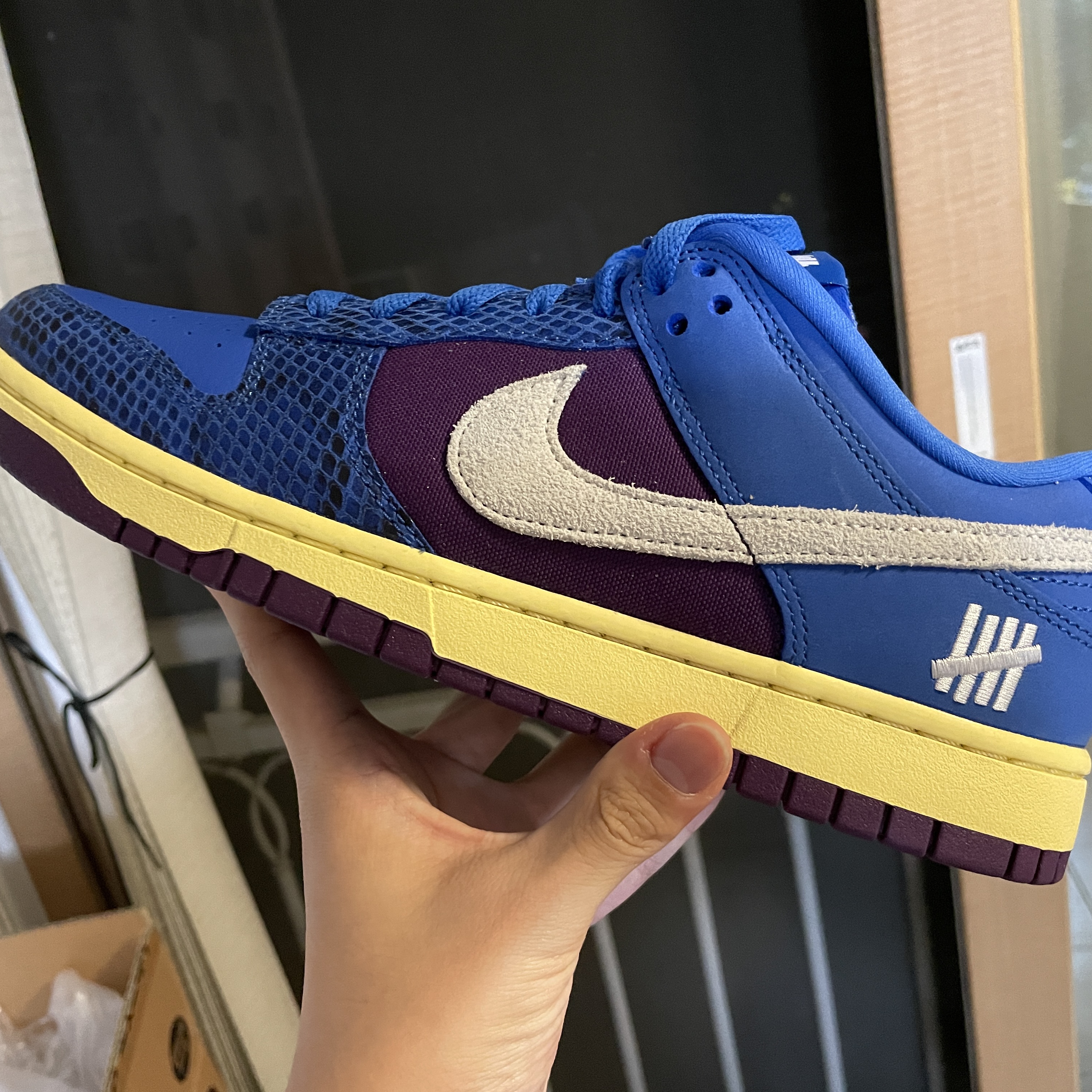 Nike x Undefeated Dunk Low SP 5 On It 착용 스타일 - 3