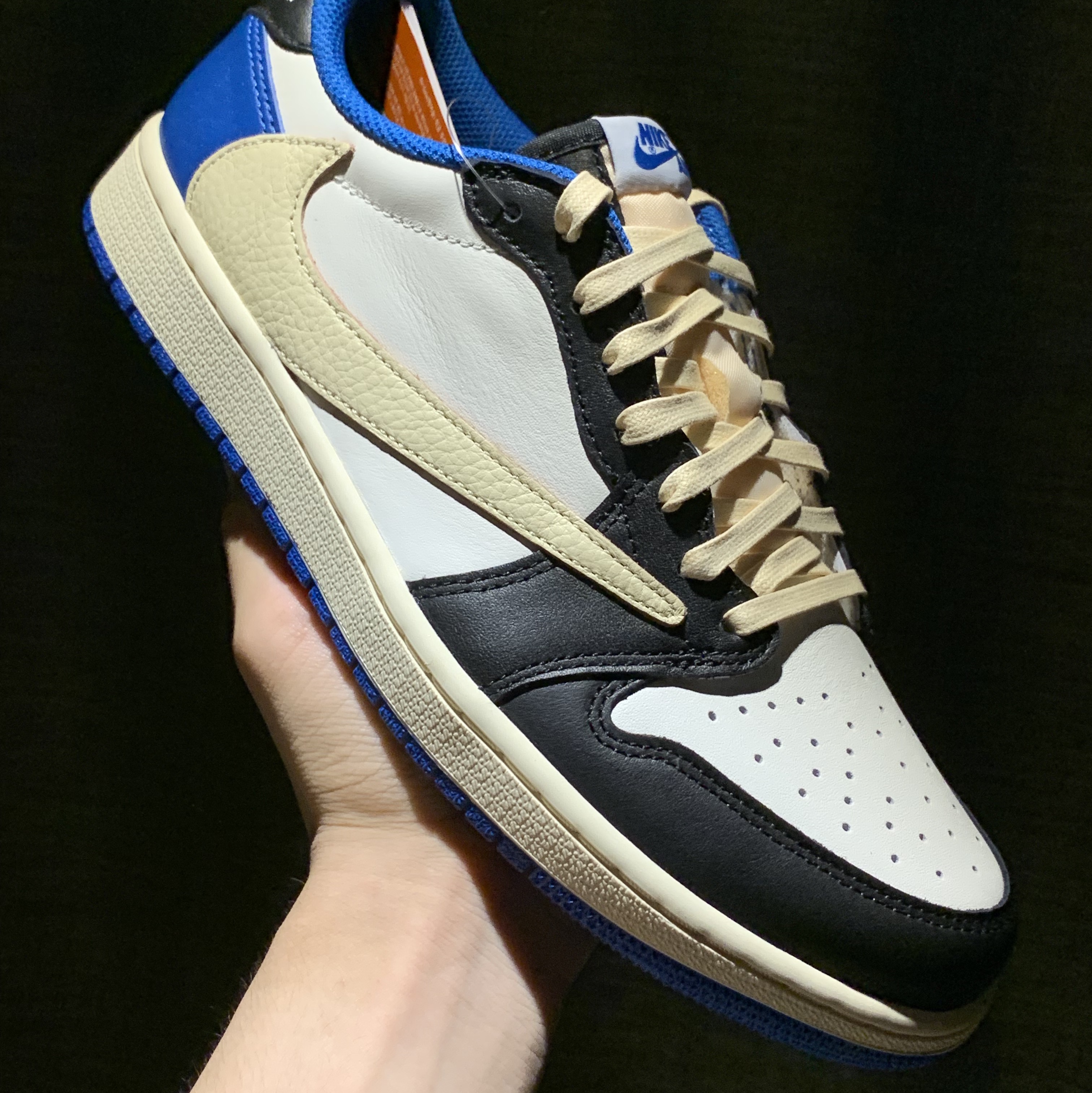 Jordan 1 x Travis Scott x Fragment Retro Low OG SP Military Blue 착용 스타일