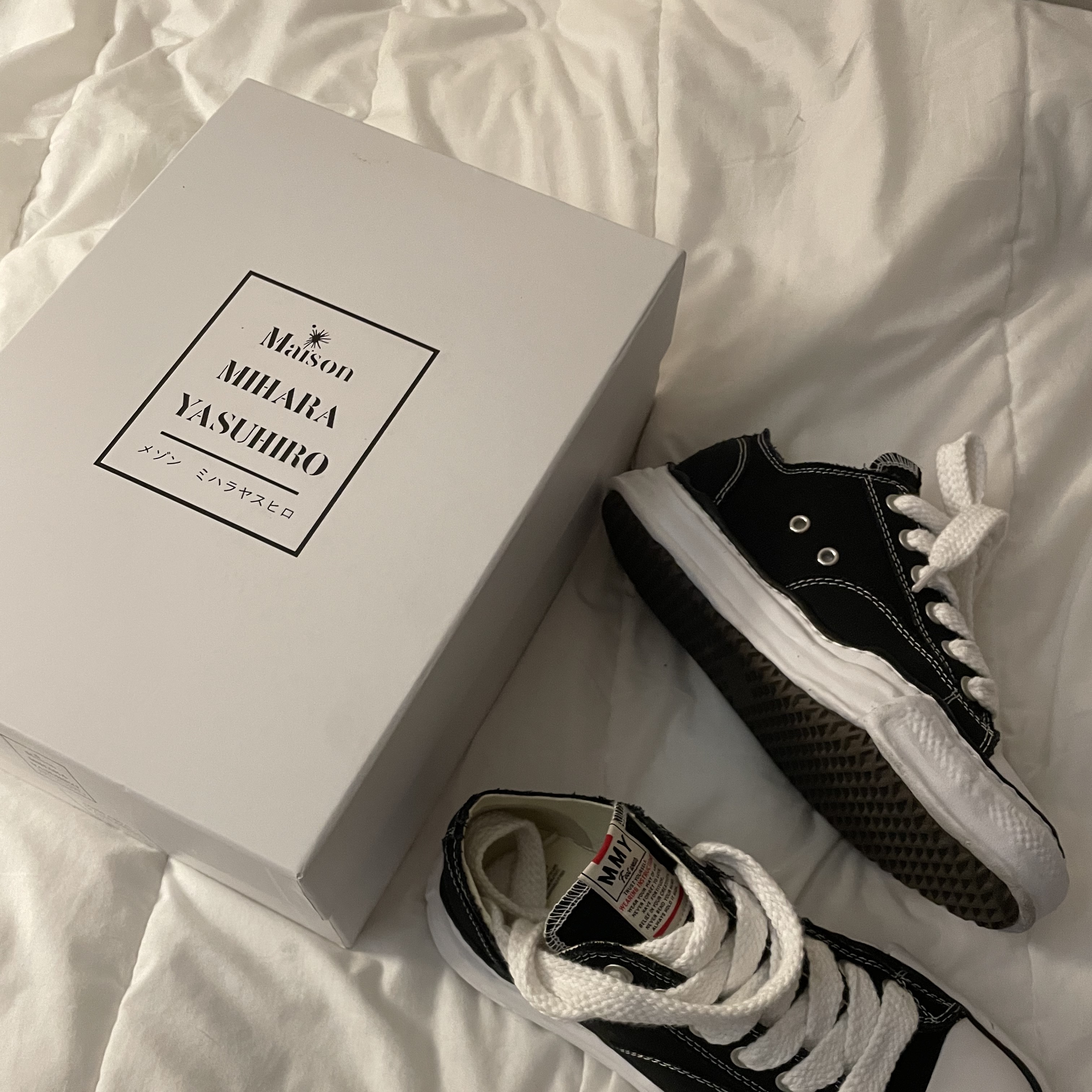 Maison Mihara Yasuhiro Peterson OG Sole Canvas Low Sneakers Black 착용 스타일 - 2