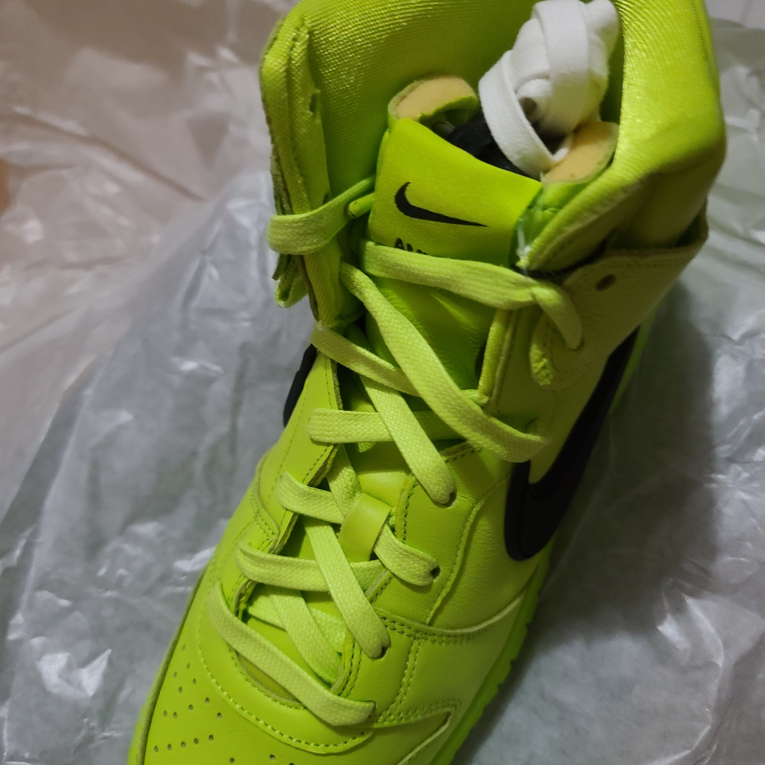 Nike x Ambush Dunk High Flash Lime 착용 스타일 - 2
