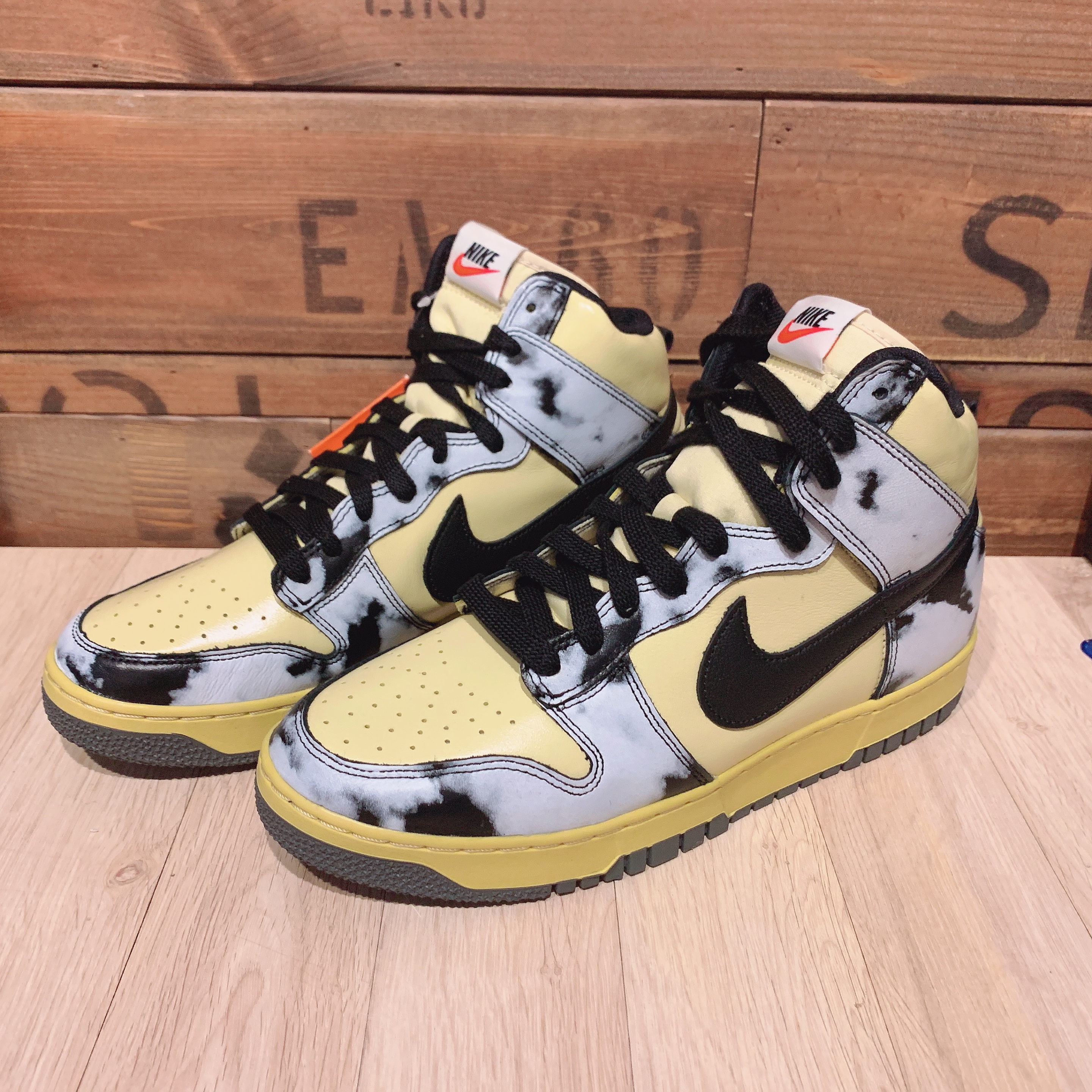 Nike Dunk High 1985 SP Black Acid Wash 착용 스타일 - 3