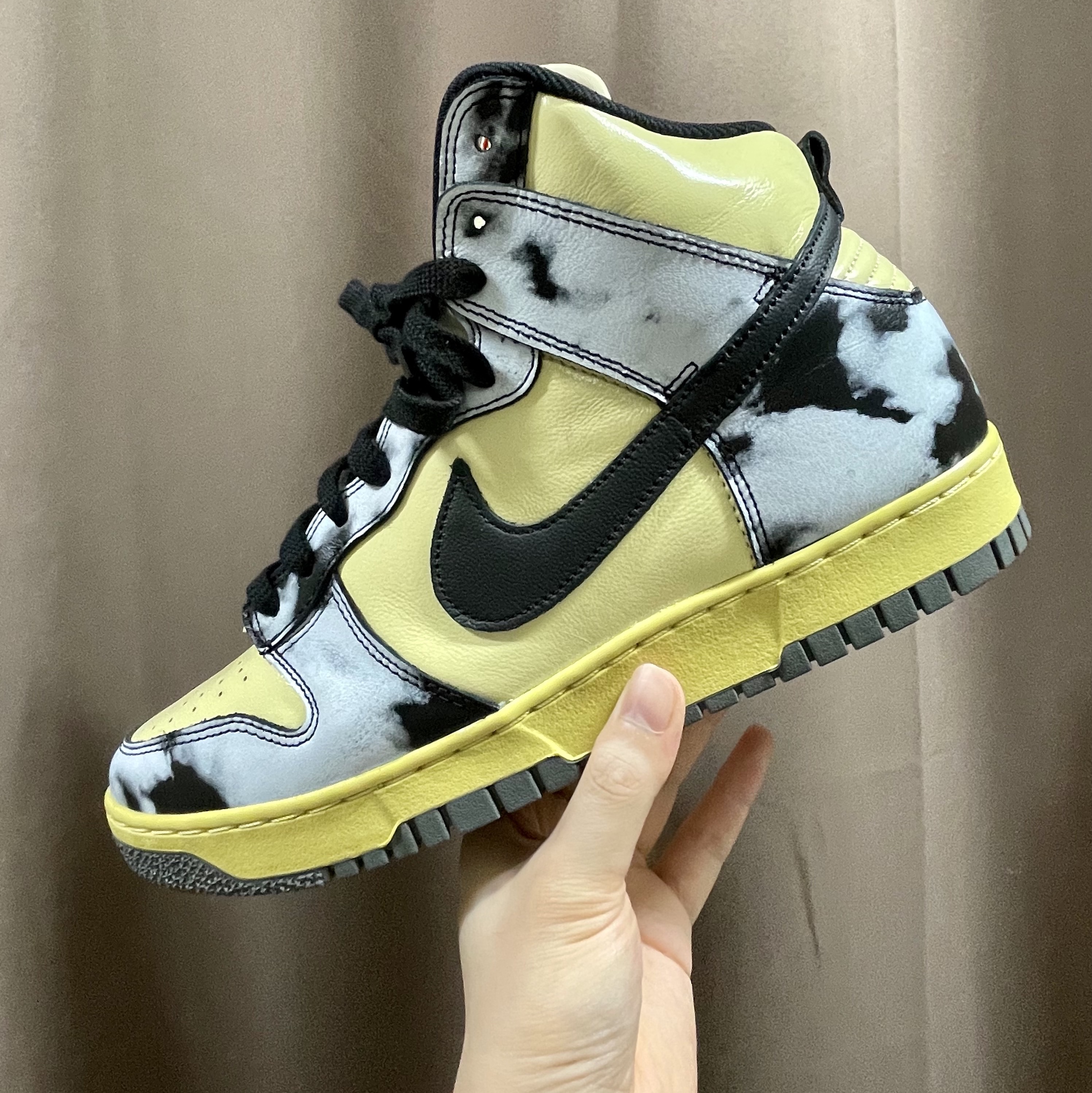 Nike Dunk High 1985 SP Black Acid Wash 착용 스타일 - 3