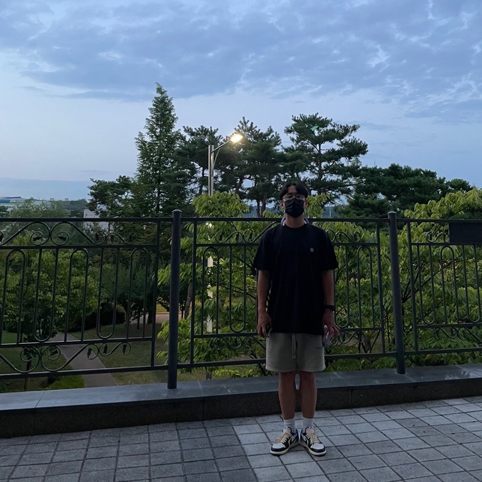 Jordan 1 x Travis Scott x Fragment Retro Low OG SP Military Blue, Essentials Sweatshorts Moss - 21SS 착용 스타일