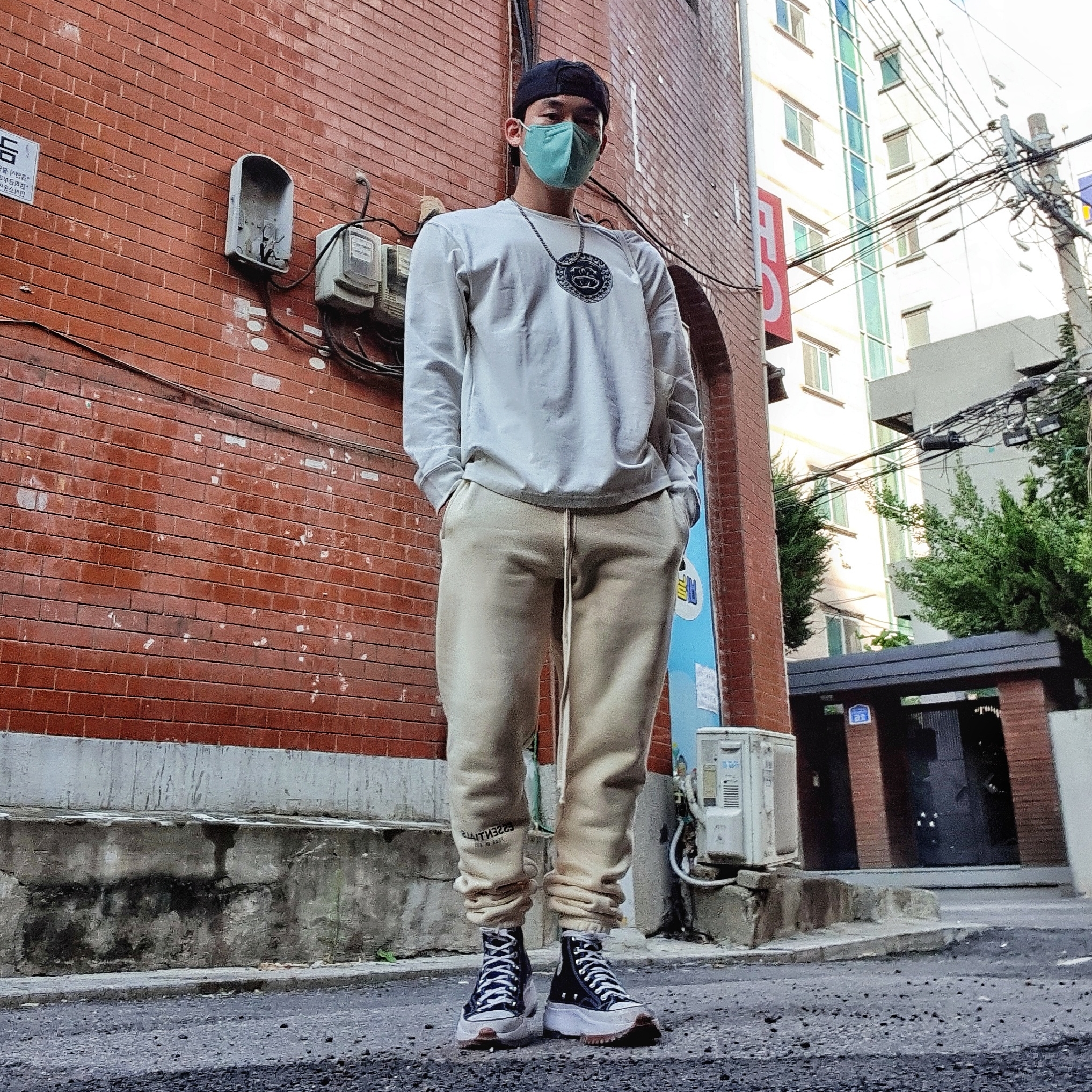 Nike x Stussy Big Swoosh LS T-Shirt White - Asia, Essentials Sweatpants Cream - 21SS 착용 스타일