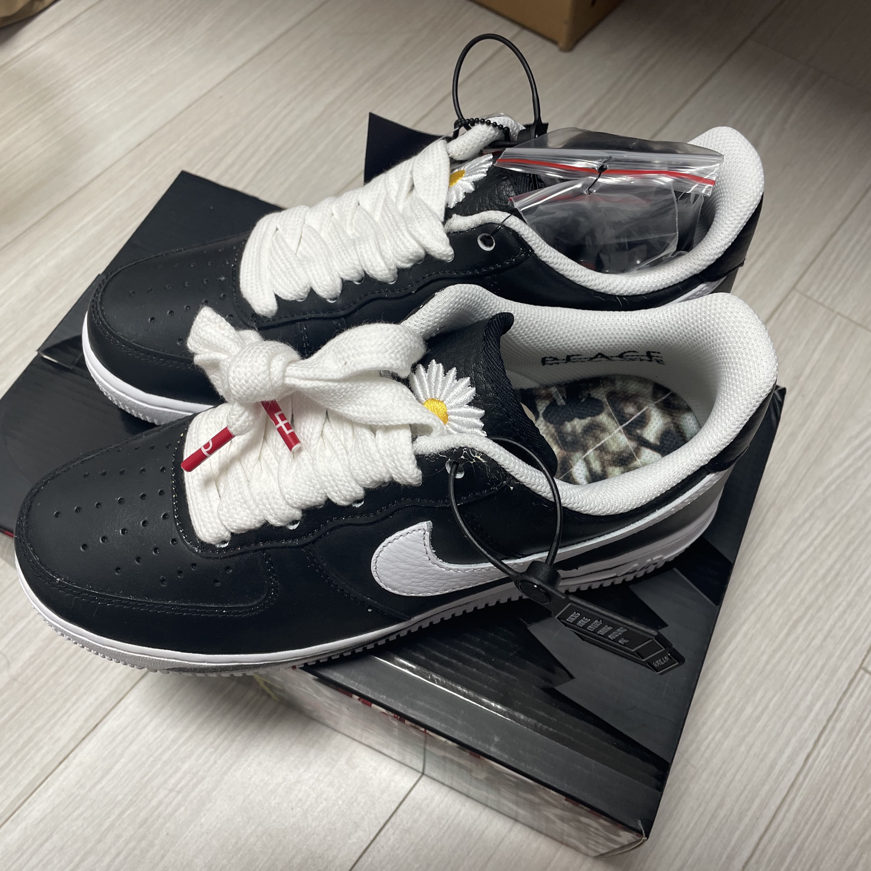 Nike x Peaceminusone Air Force 1 Low Para-Noise 착용 스타일