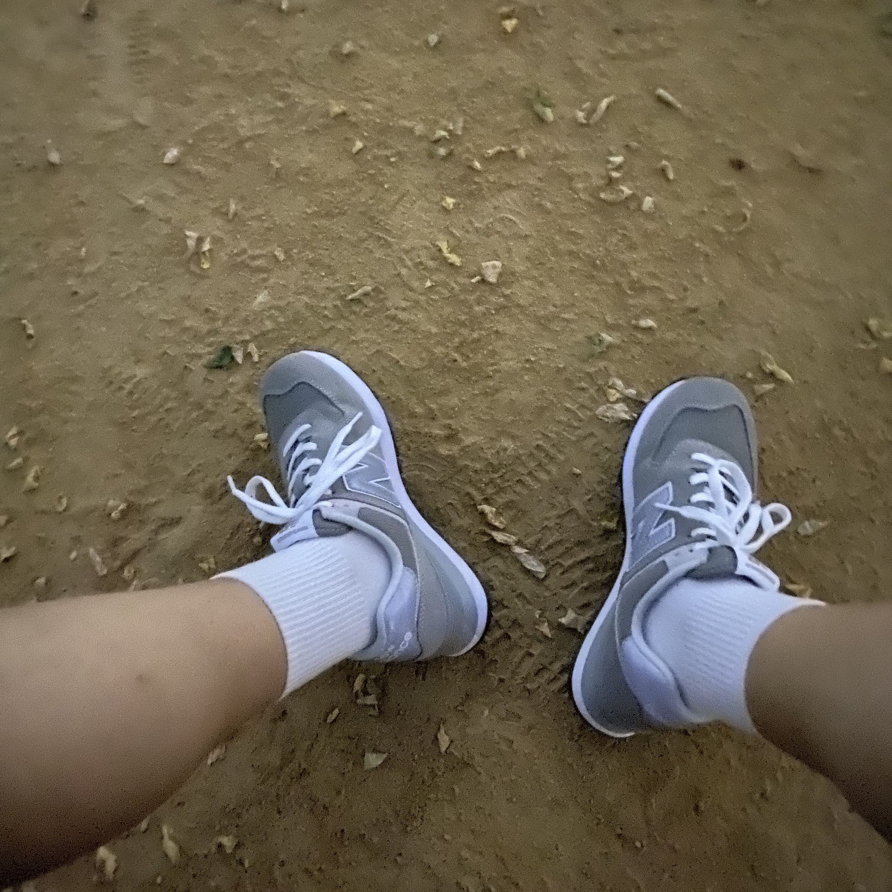 New Balance 574 Grey - D Standard 착용 스타일 - 2