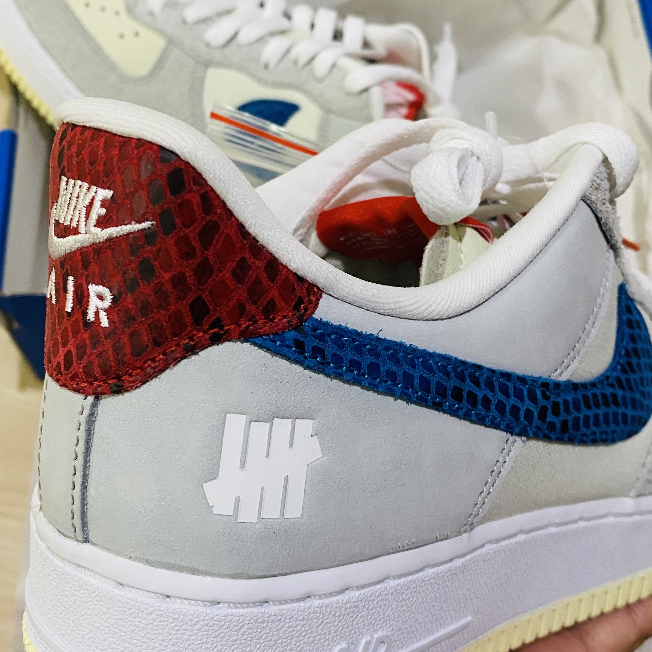 Nike x Undefeated Air Force 1 Low SP 5 On It 착용 스타일 - 1