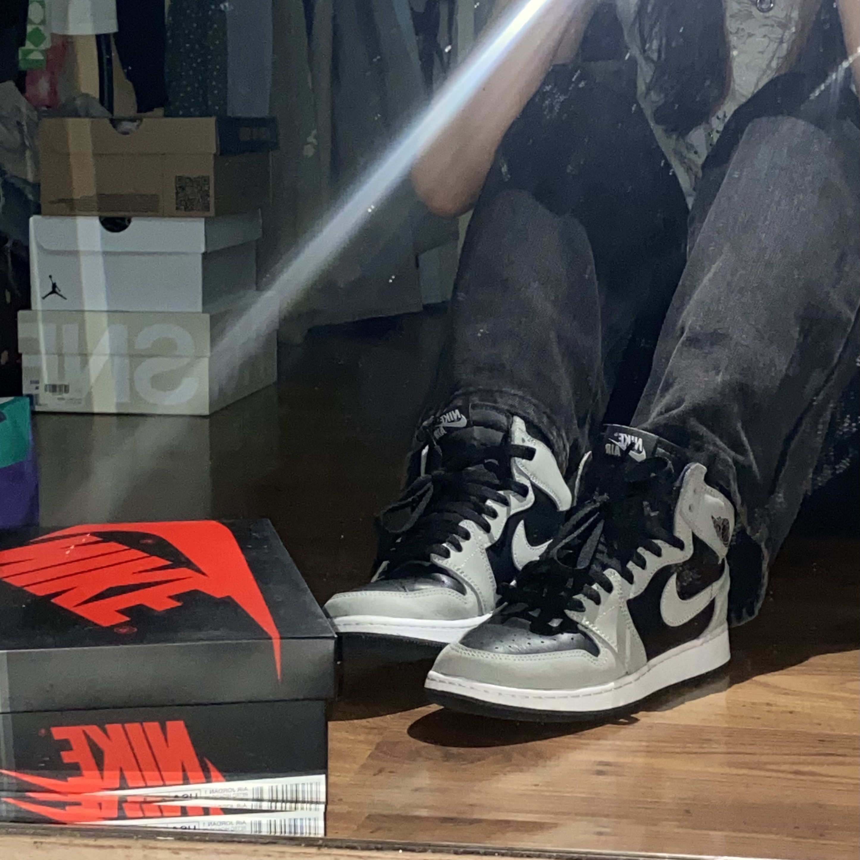 (GS) Jordan 1 Retro High OG Shadow 2.0, Jordan 1 Retro High OG Shadow 2.0 착용 스타일 - 1