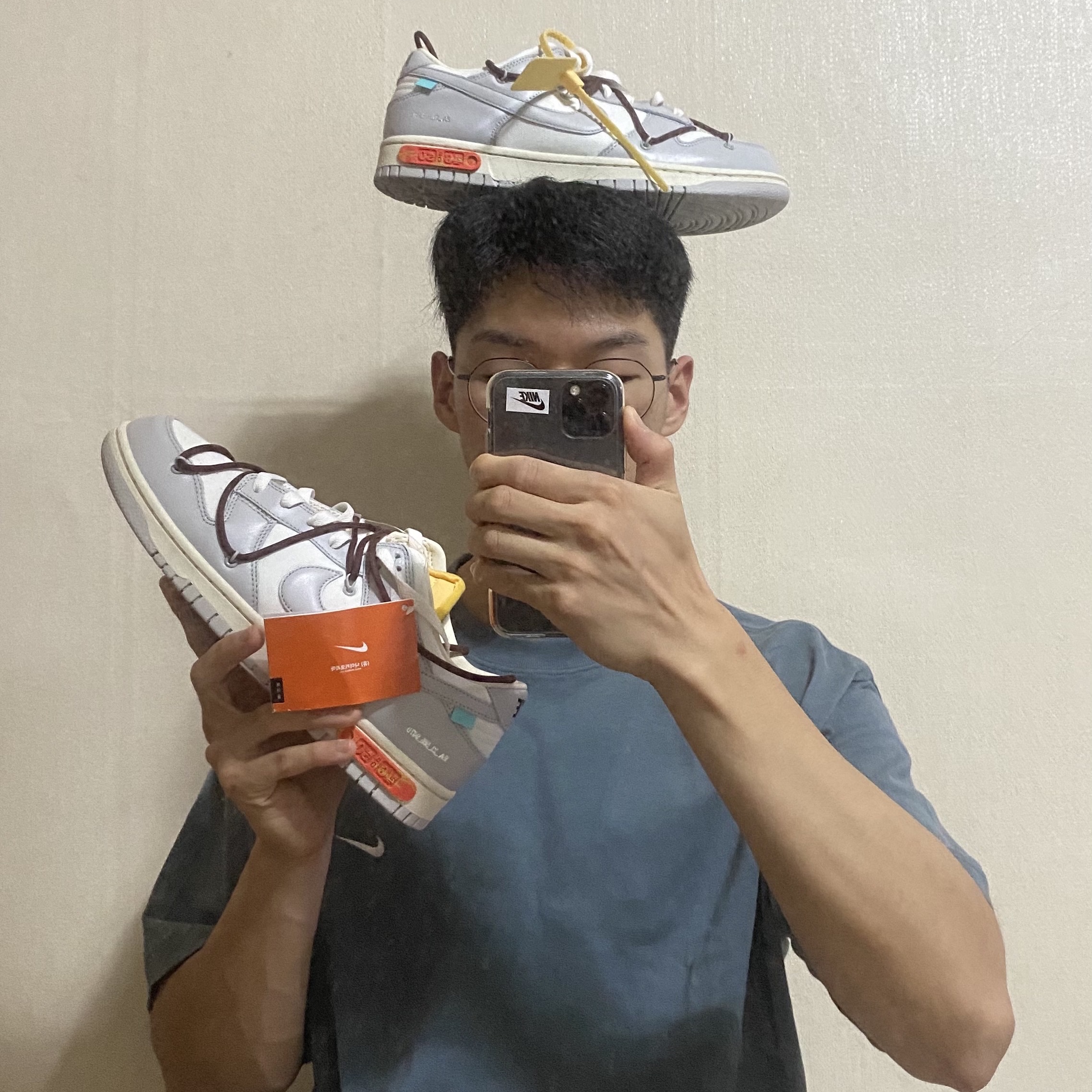 Nike x Off-White Dunk Low The 50 - Lot 46, Nike NRG Solo Swoosh T-Shirt Hasta - Asia 착용 스타일