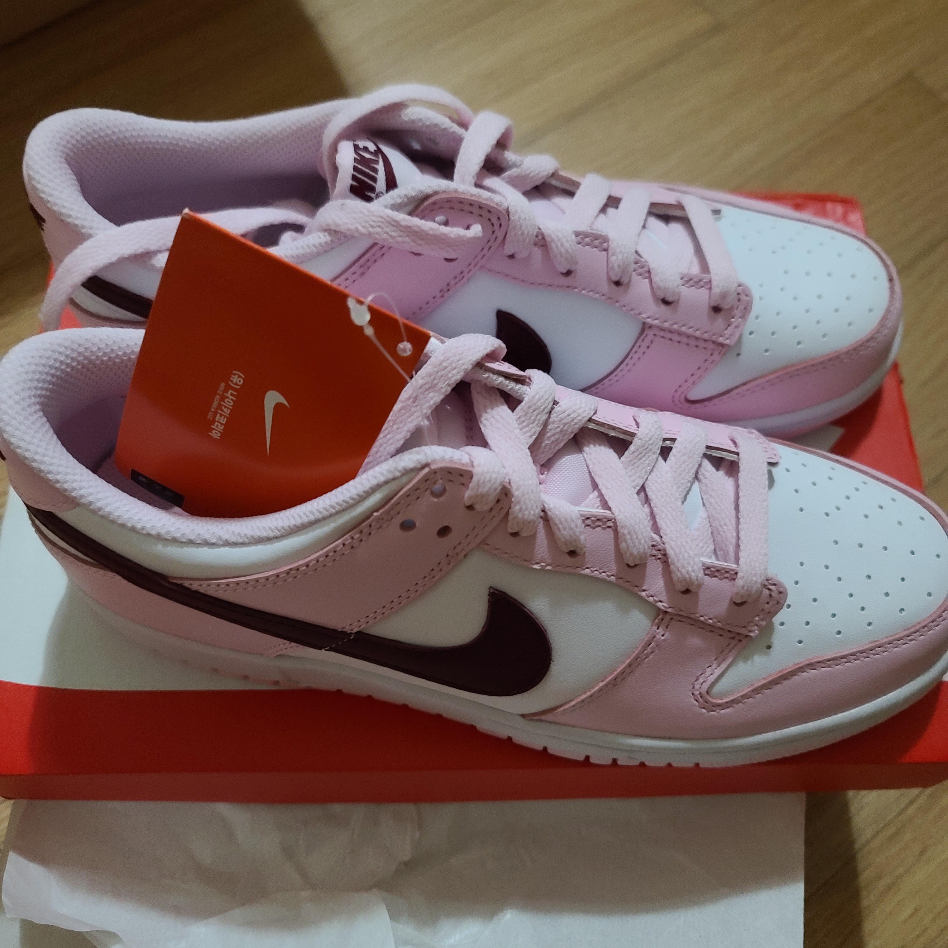 (GS) Nike Dunk Low Pink Foam 착용 스타일 - 2